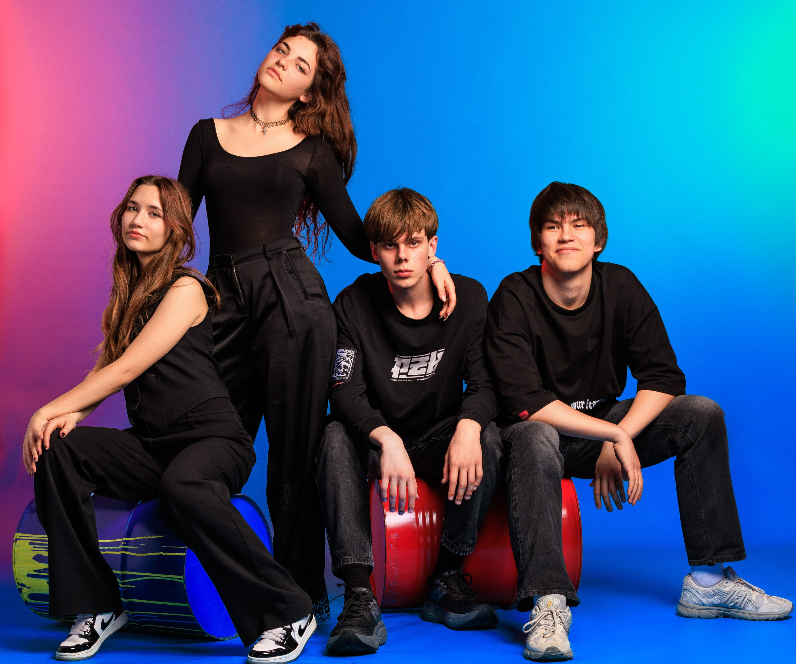 Смотреть фотки в фотостудии. Выпускные альбомы Геленджик, Новороссийск, Краснодар, Туапсе