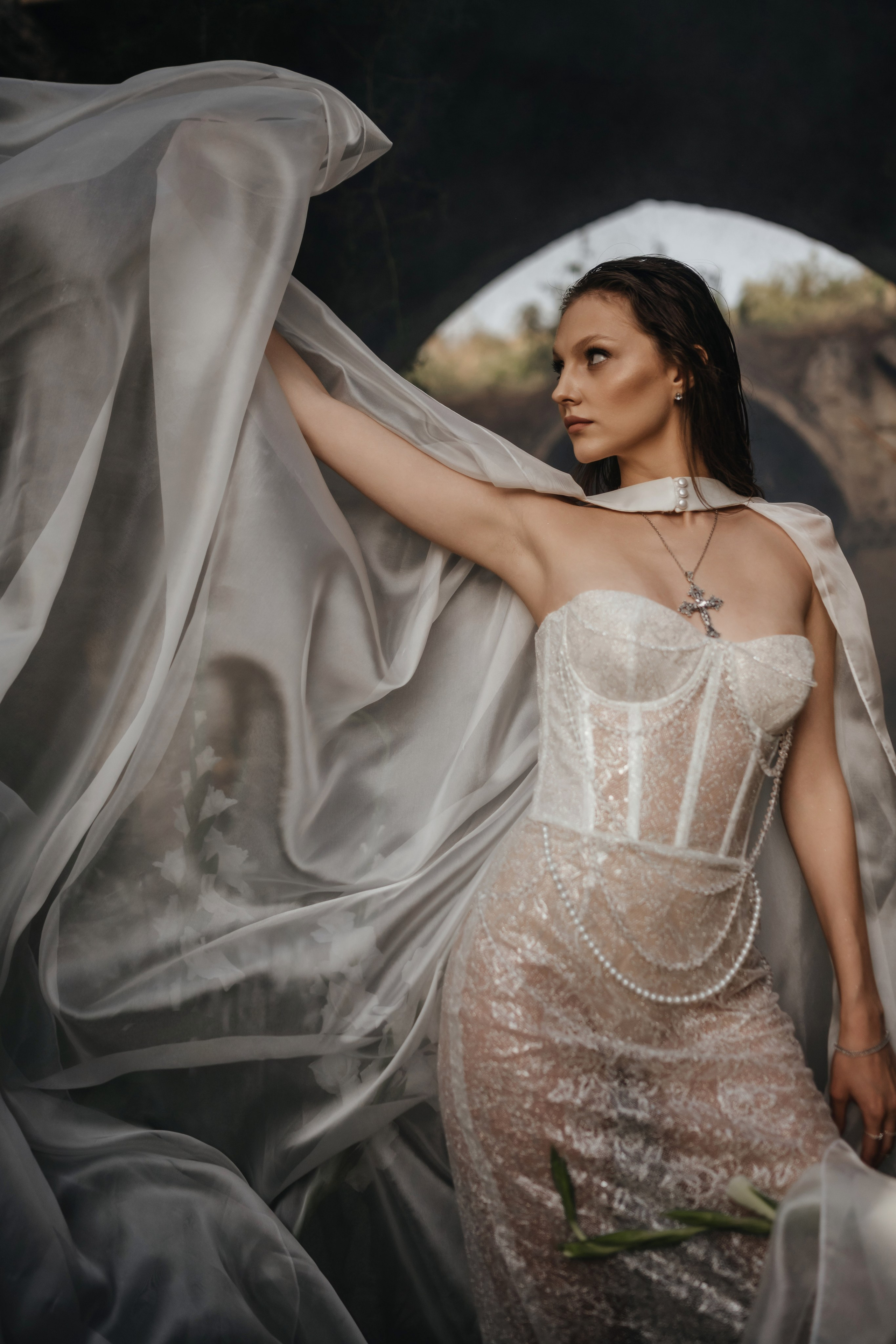 Свадебная фотосессия в старинном заброшенном храме в Крыму Гладиолусы. Свадебный и семейный фотограф и видеограф, Крым, Москва, Санкт -Петербург