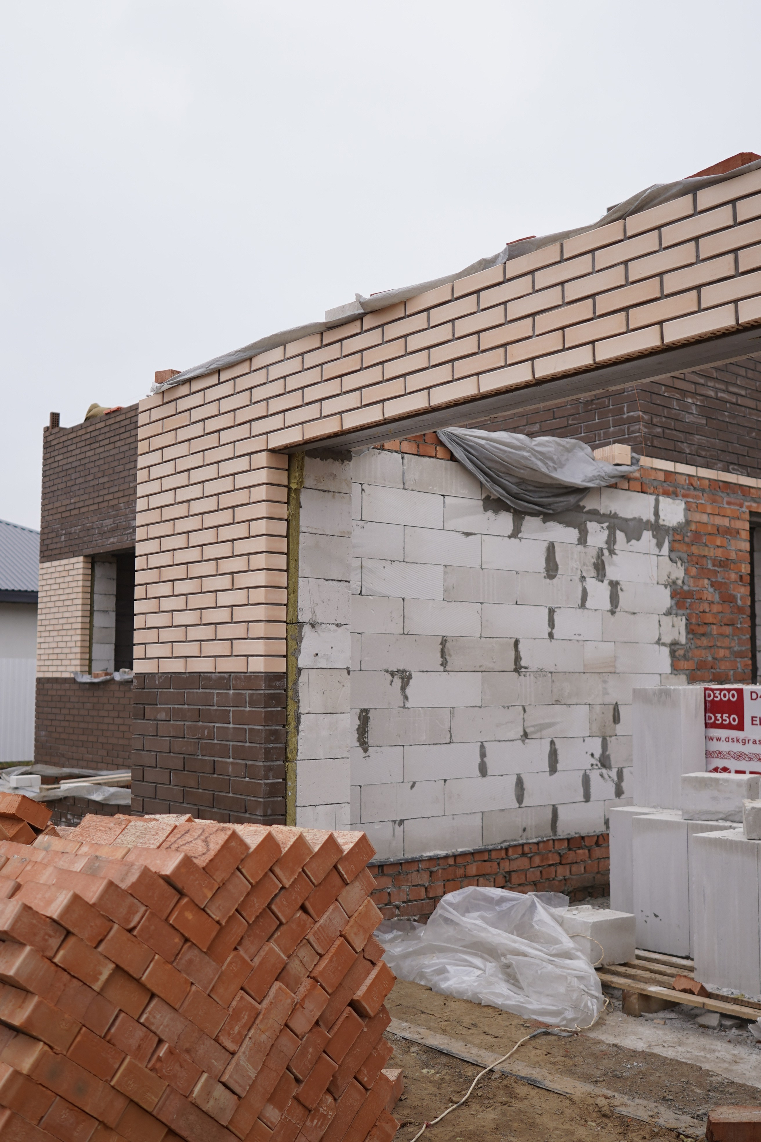 Двухэтажный дом 200 м². Das House