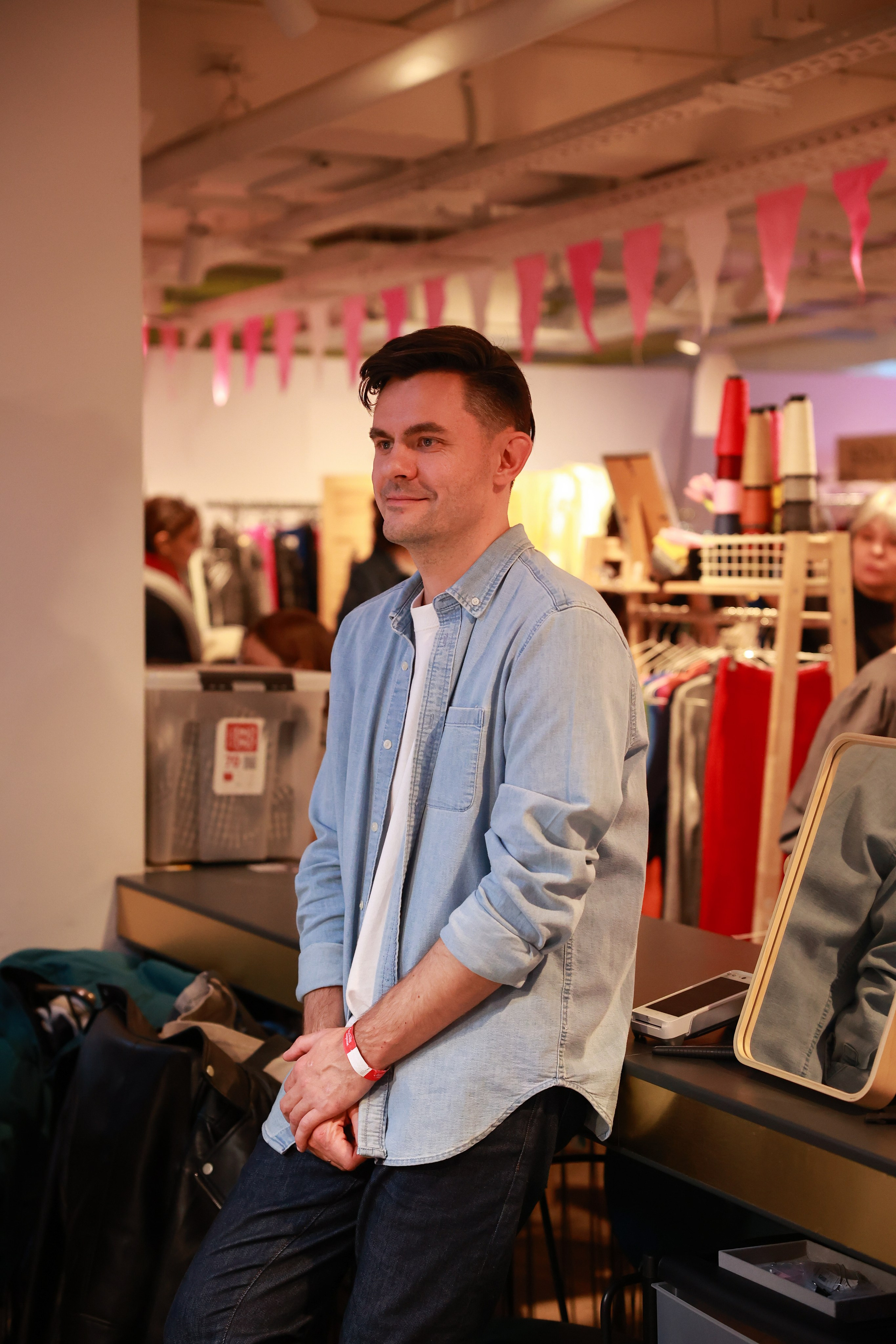 7–8 марта 2025 в пространстве «Три вокзала. Депо» / День 1 / фото Саша Жукова. Фотоотчеты «Ламбада-маркета»