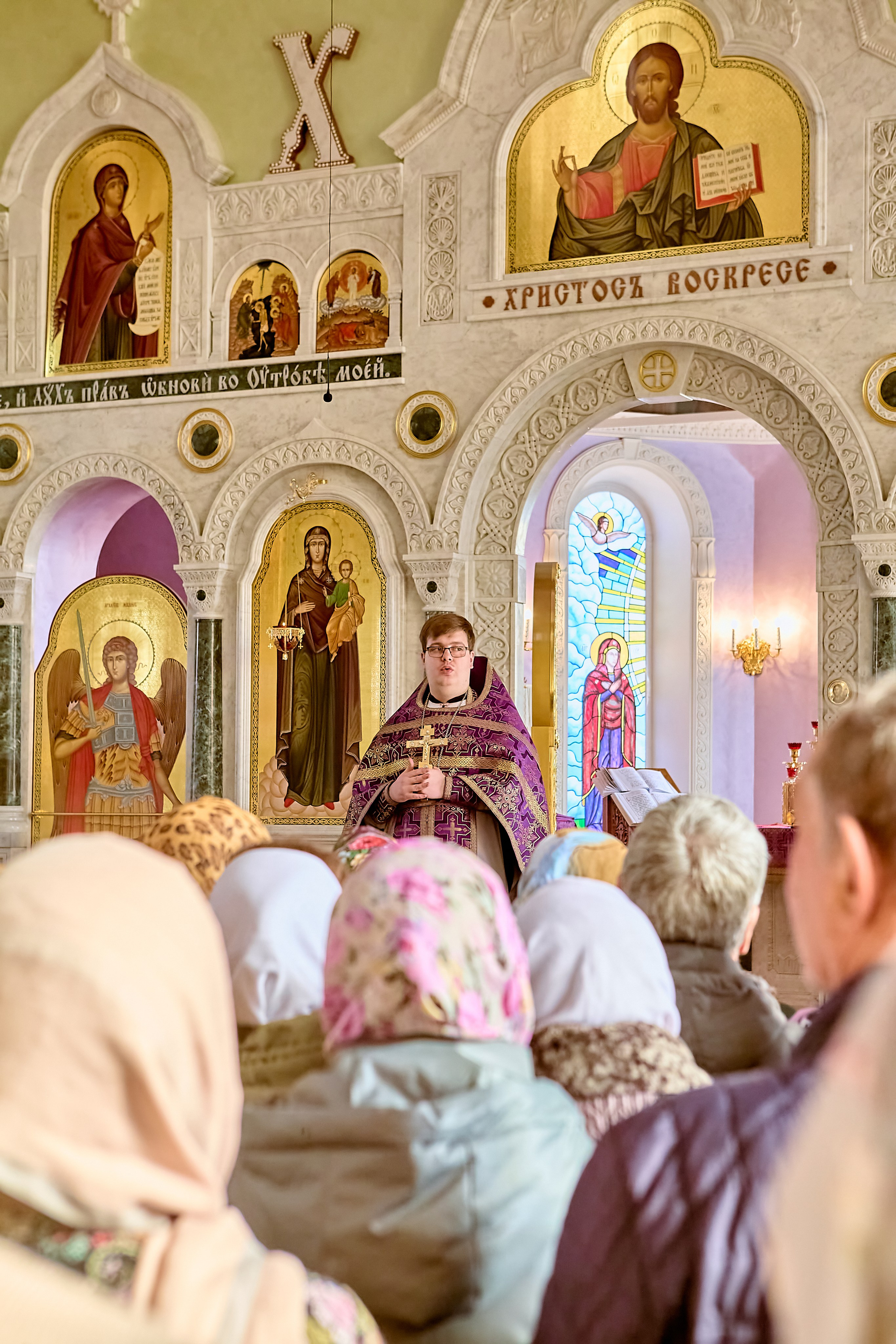 Фотографии Божественной Литургии в Неделю Крестопоклонную