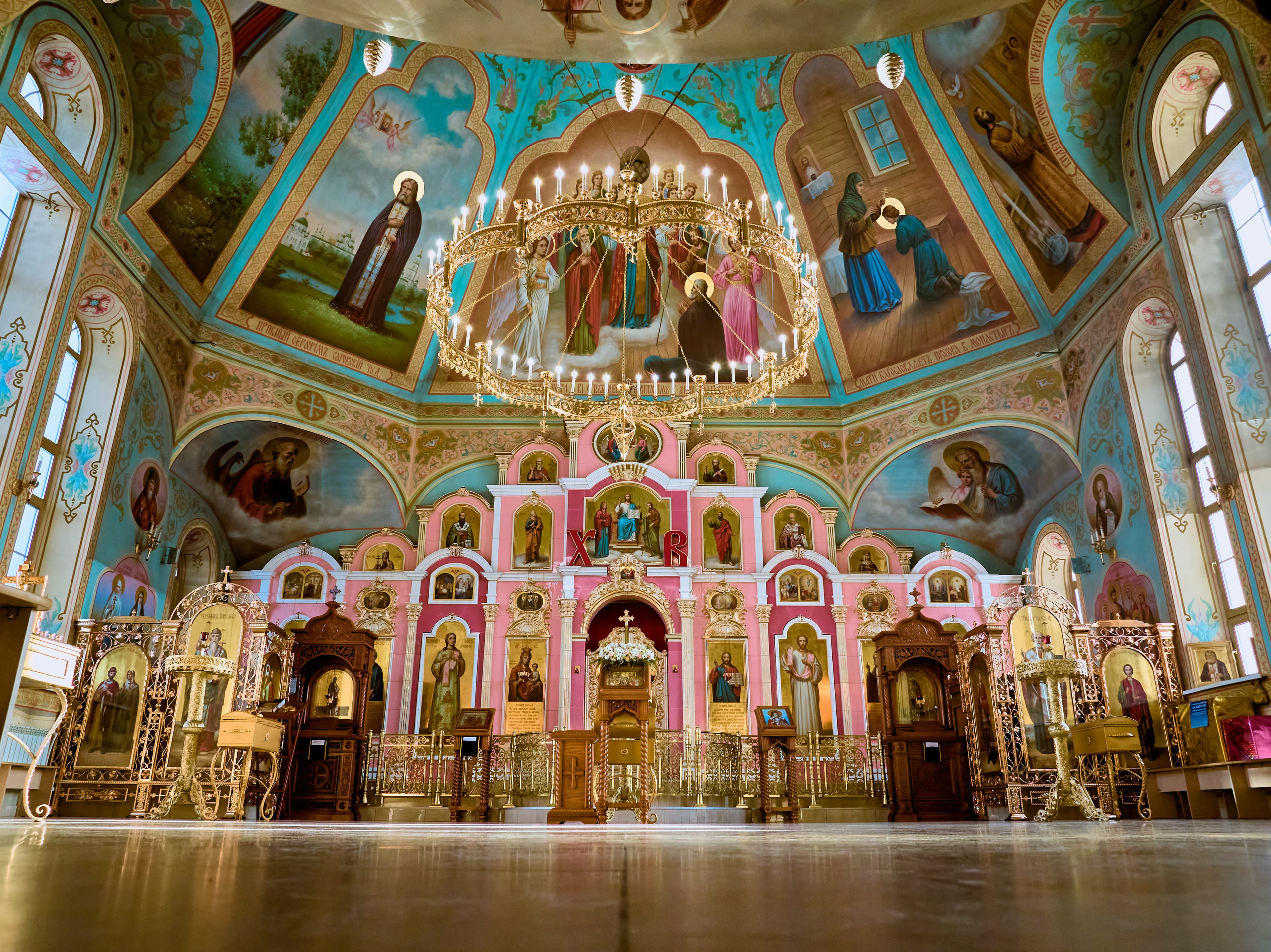 Фотографии росписи храма