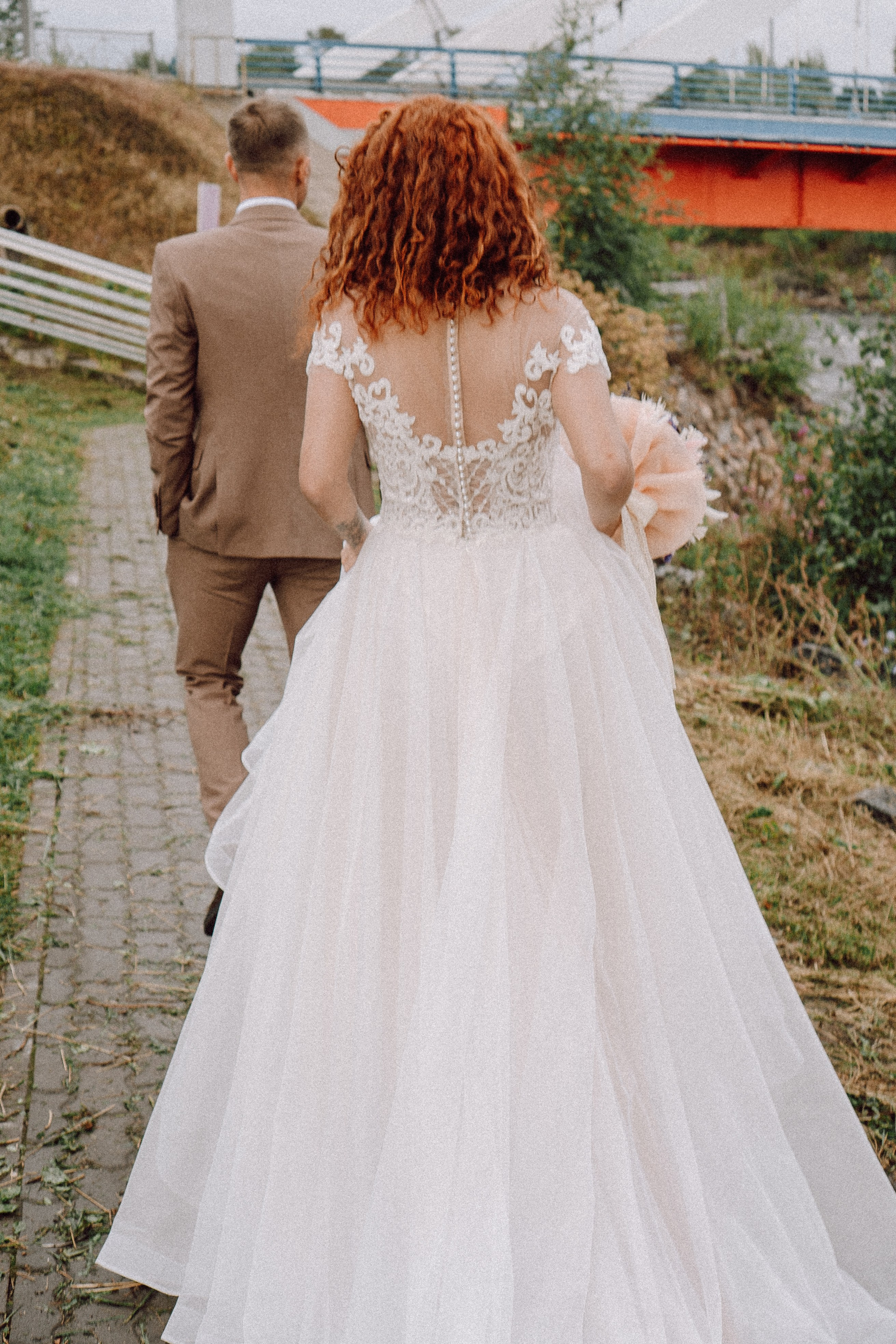 СВАДЕБНАЯ ФОТОСЕССИИЯ ПАРЫ В ГОРОДЕ ПРИОЗЕРСК В СОСНОВОМ ЛЕСУ И С ПИКАПОМ. Профессиональный фотограф, Санкт-Петербург — Виктория Богомолова
