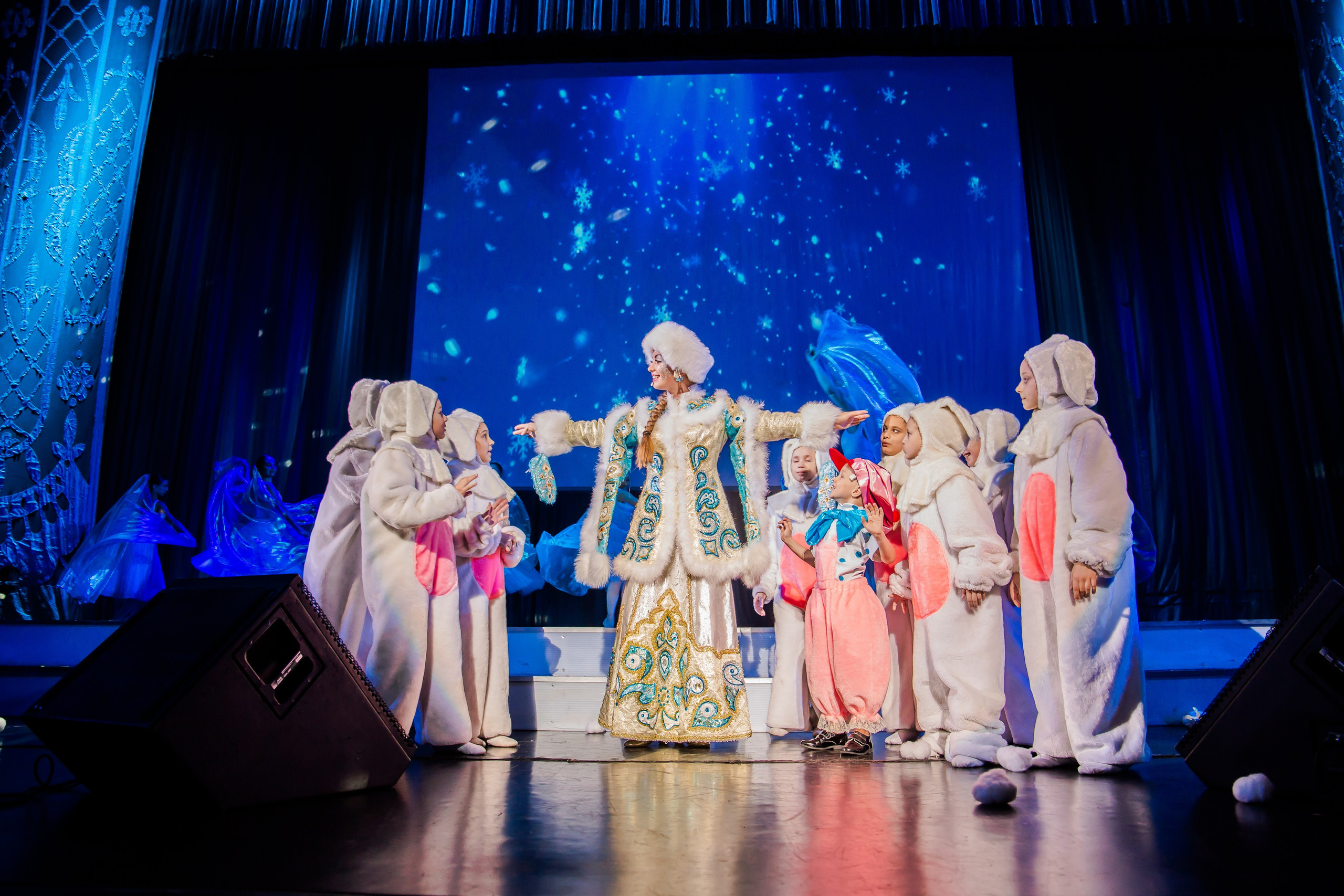 Репортаж — детская елка в БКЗ. Свадебный и семейный фотограф в Санкт-Петербурге Макеева Наталья