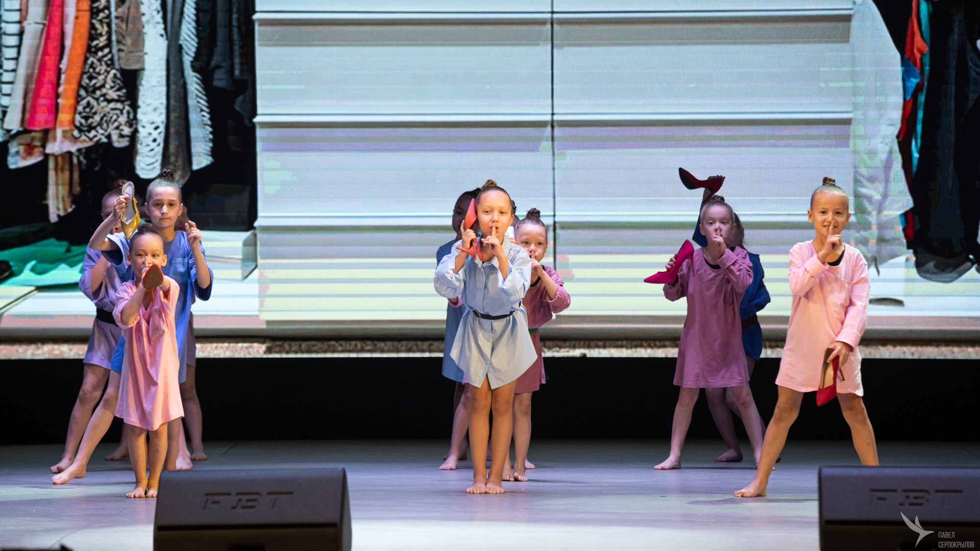 Сольный концерт хореографического ансамбля Аллегро «Сквозь тернии к звездам». Репортажный фотограф в Казани Павел Серпокрылов