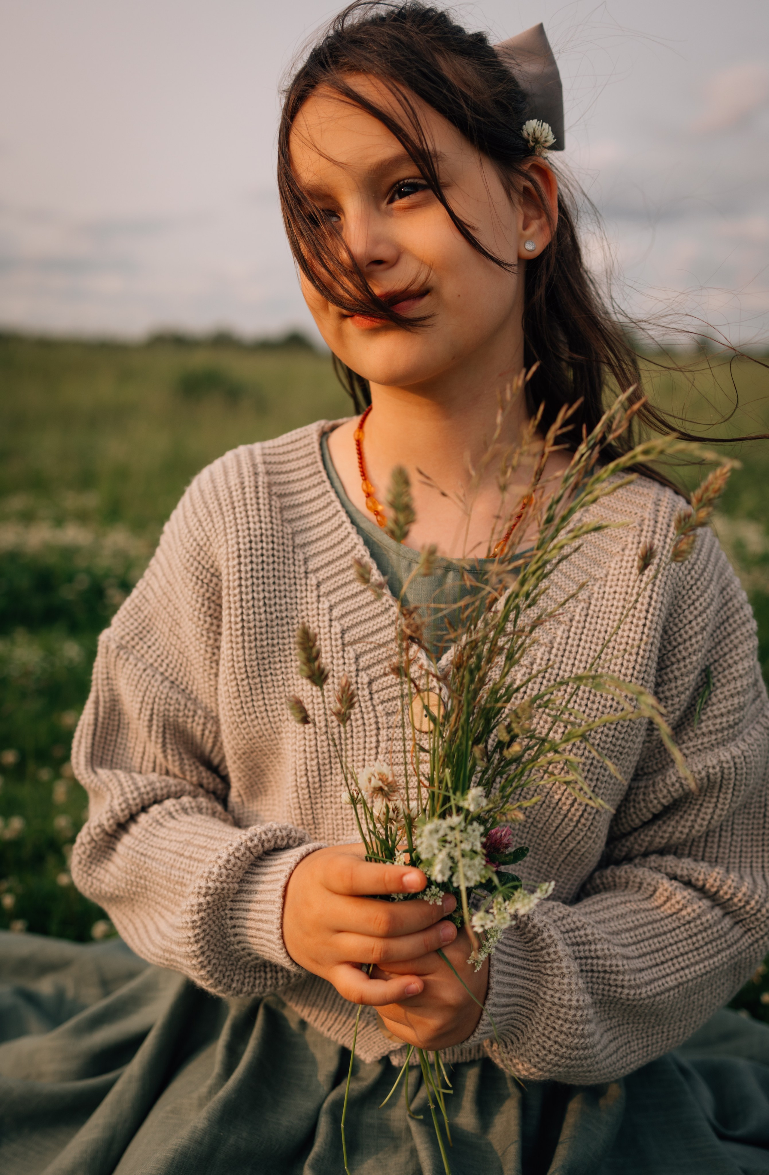 Анна, Марчелло, Настенька и Влада в поле. Фотограф Москва Светлана Кирюшина