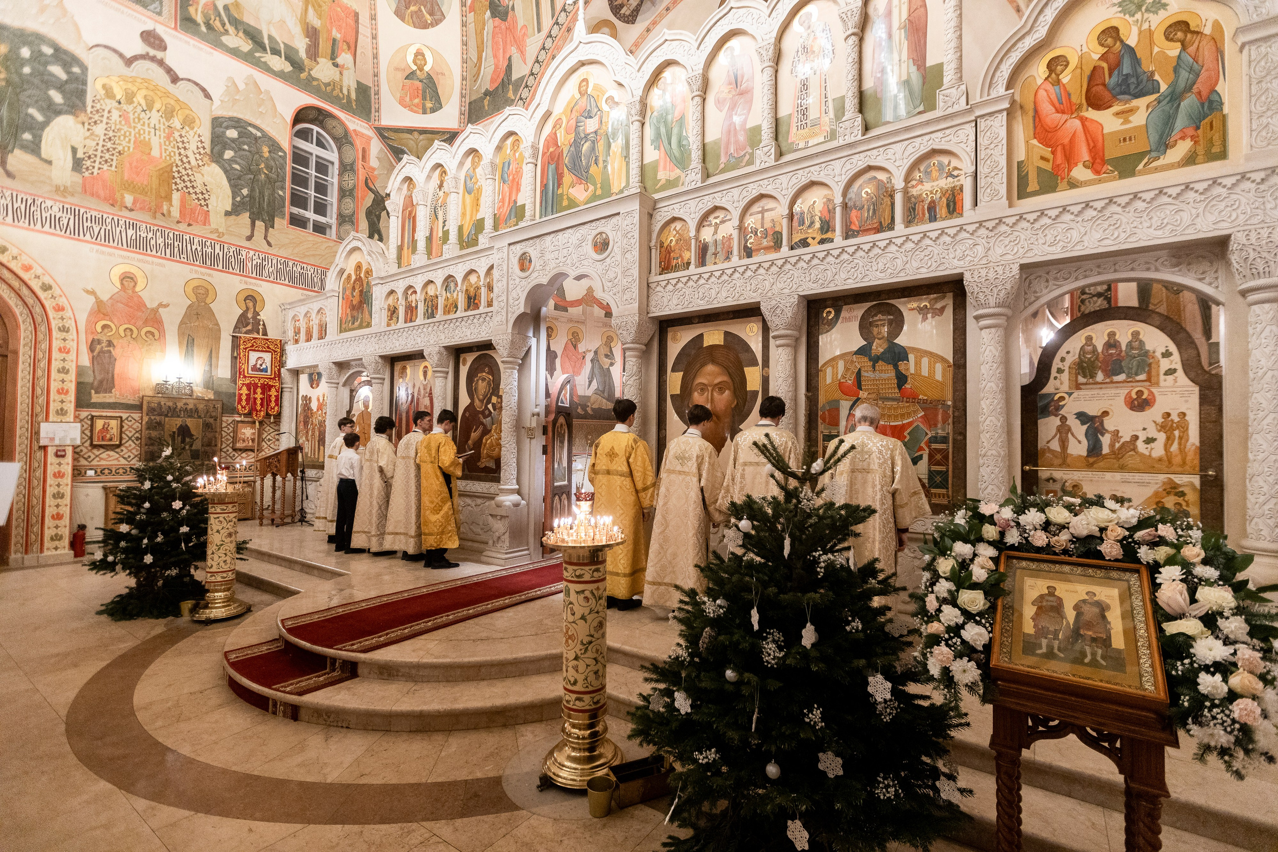 Рождество в храме Св. Вмч. Димитрия Солунского. Интерьерный фотограф в Москве Роман Потапов