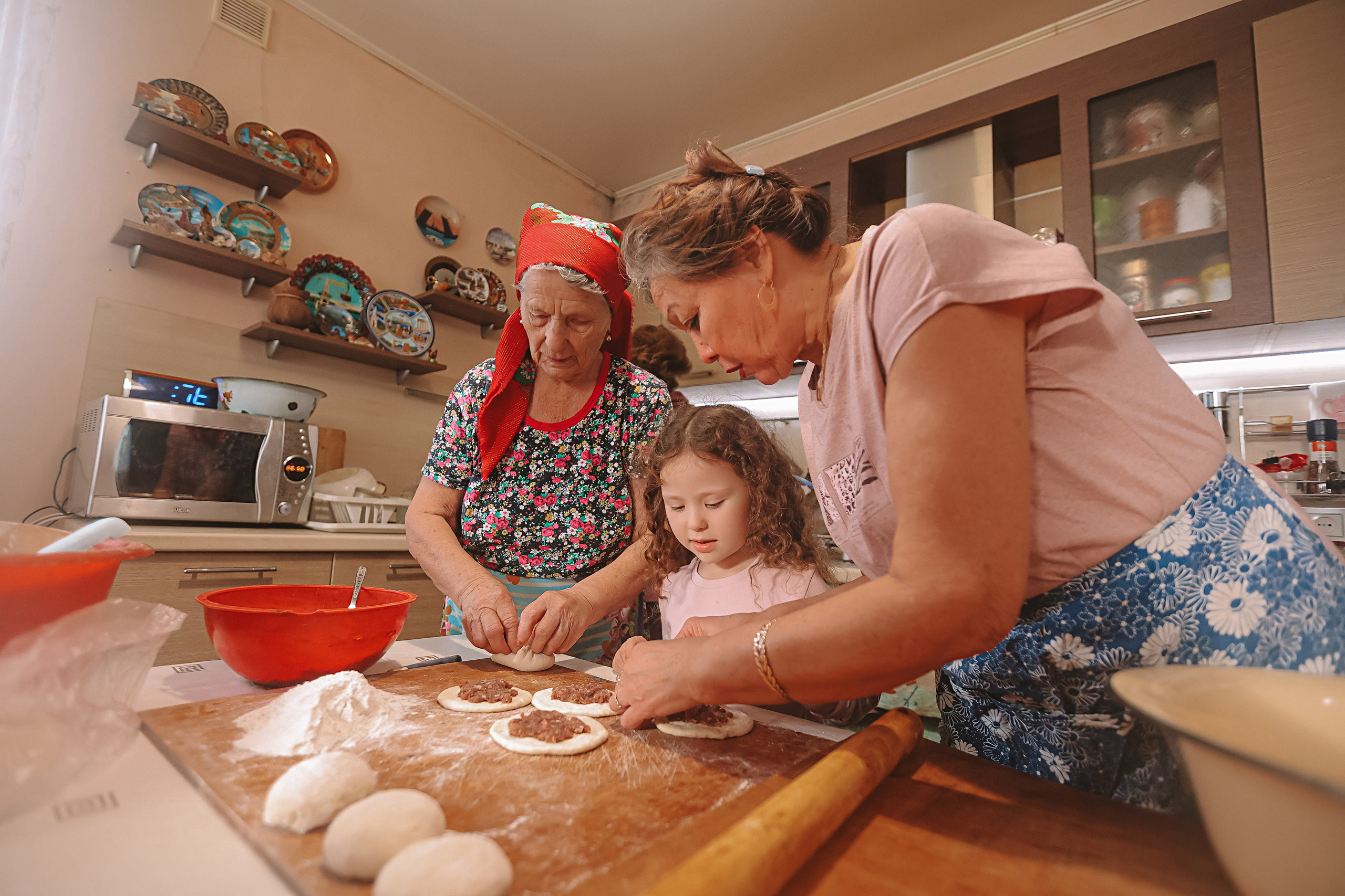 Большая семья репортаж. Семейный фотограф Тюмень, фотограф на роды Салмина Мария