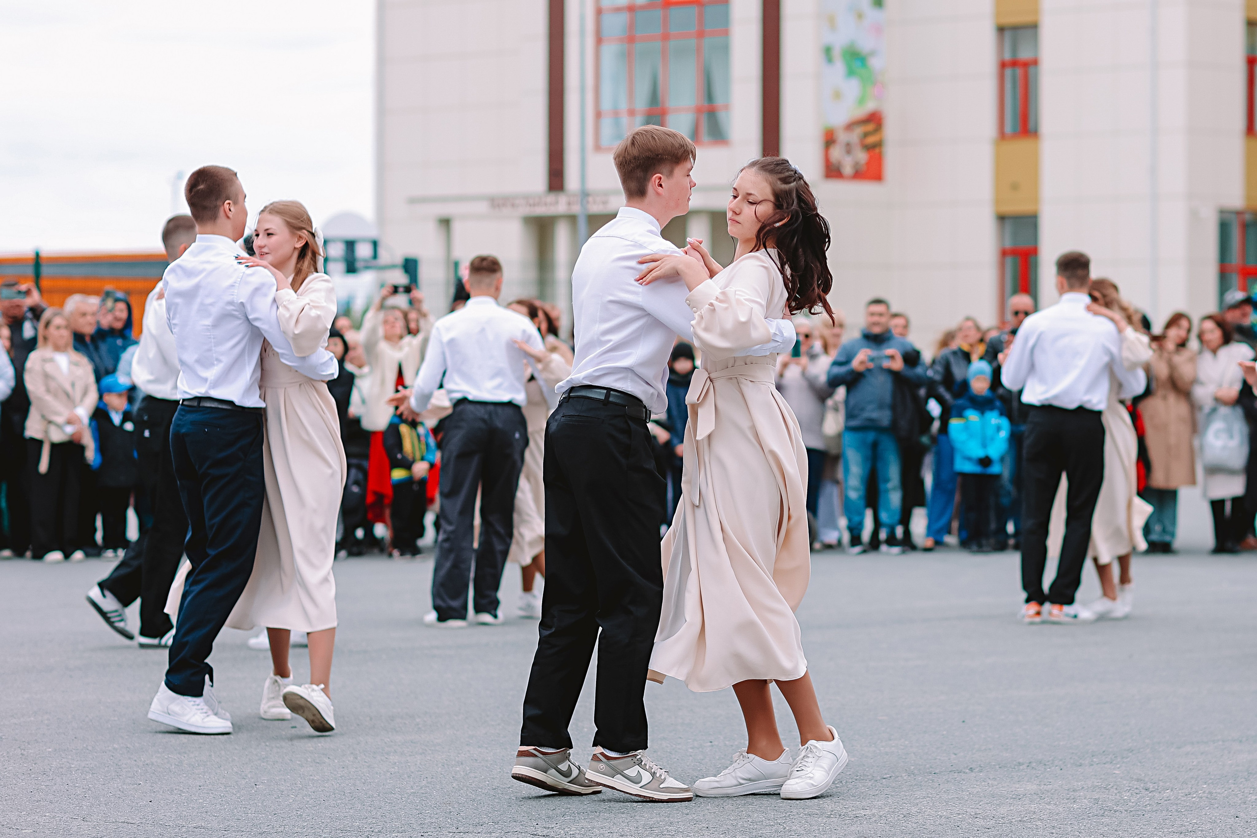 Последний звонок. Семейный фотограф Тюмень, фотограф на роды Салмина Мария