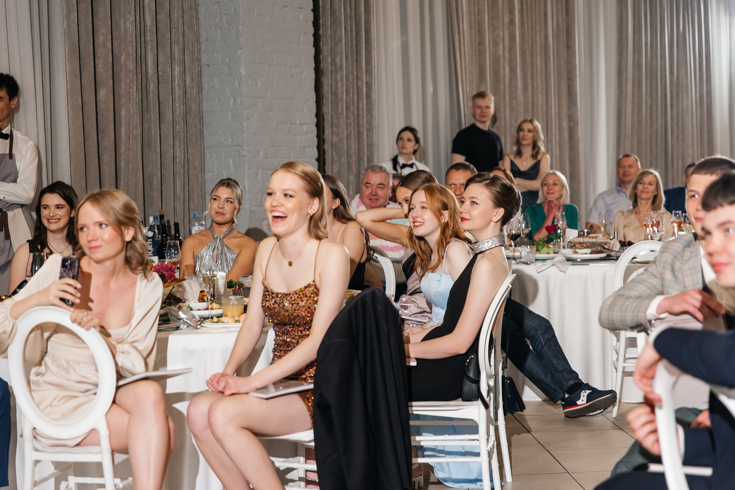 2023-06-23 Выпускной МБОУ СОШ № 10. Фотограф в Красноярске