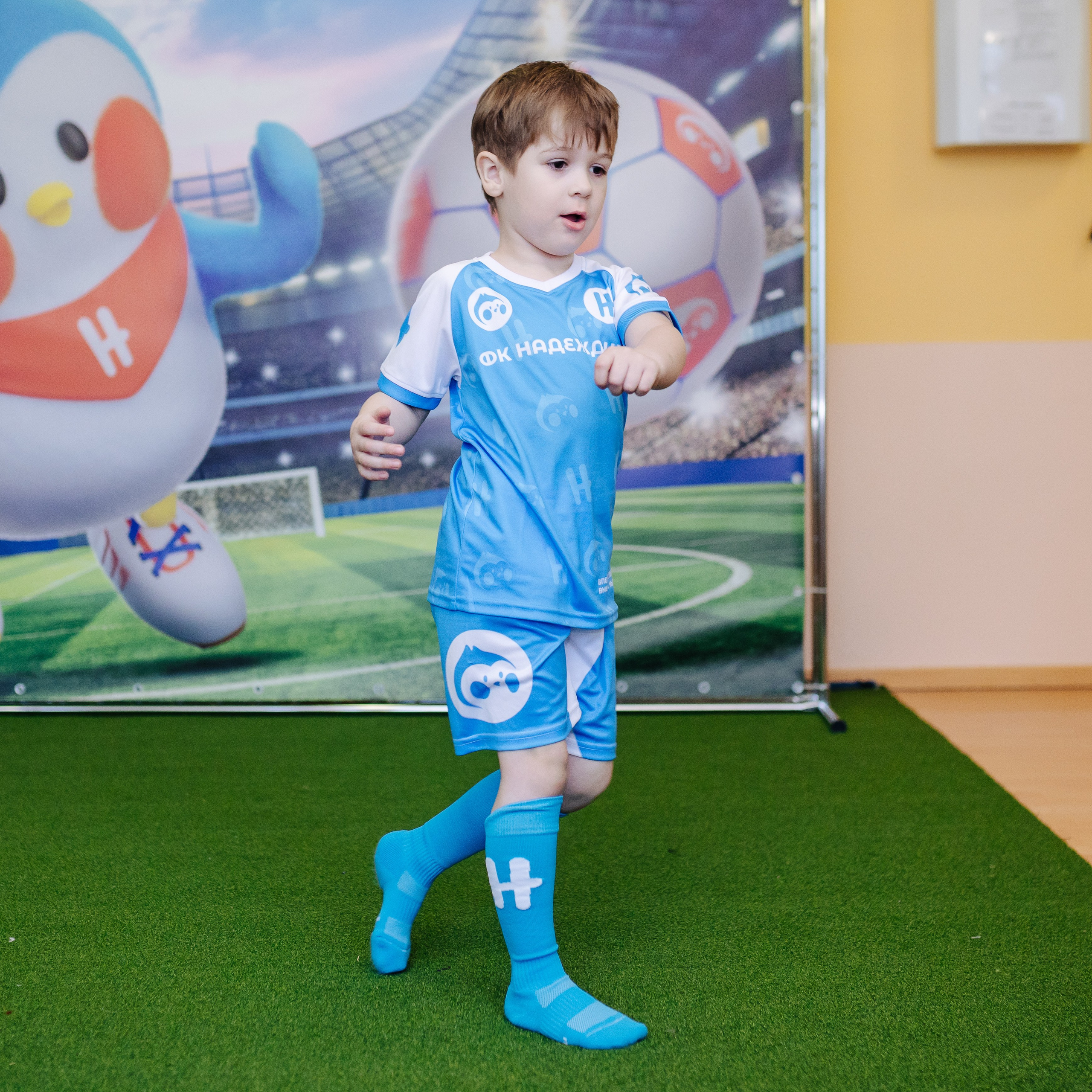 Фотосессия с кубком в детских садах г. Магнитогорска. Денис Прохоров Фотограф в г. Магнитогорск