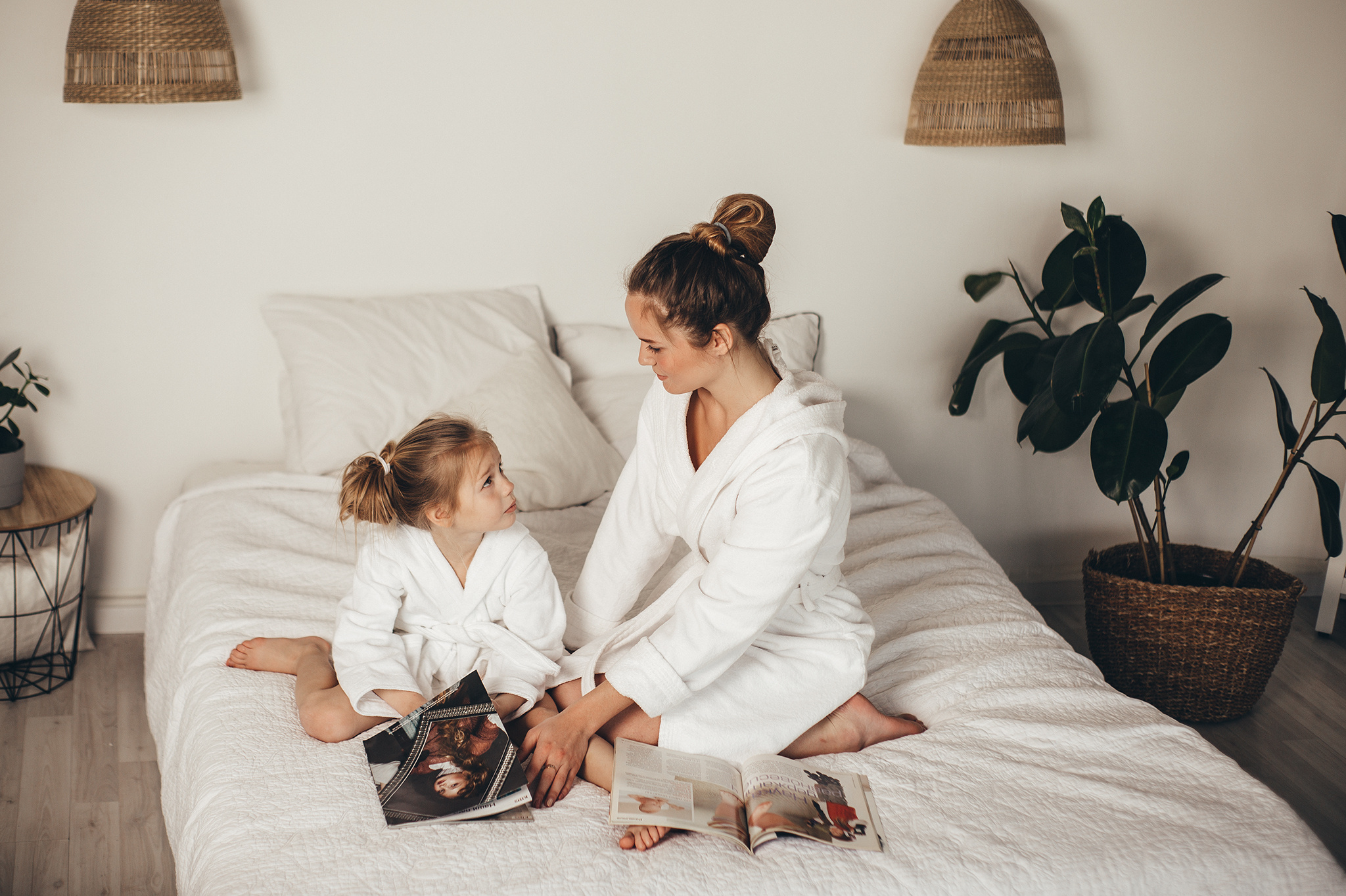 Ира и Маша, утро мамы и дочки. Семейный фотограф в Москве Марина Петра