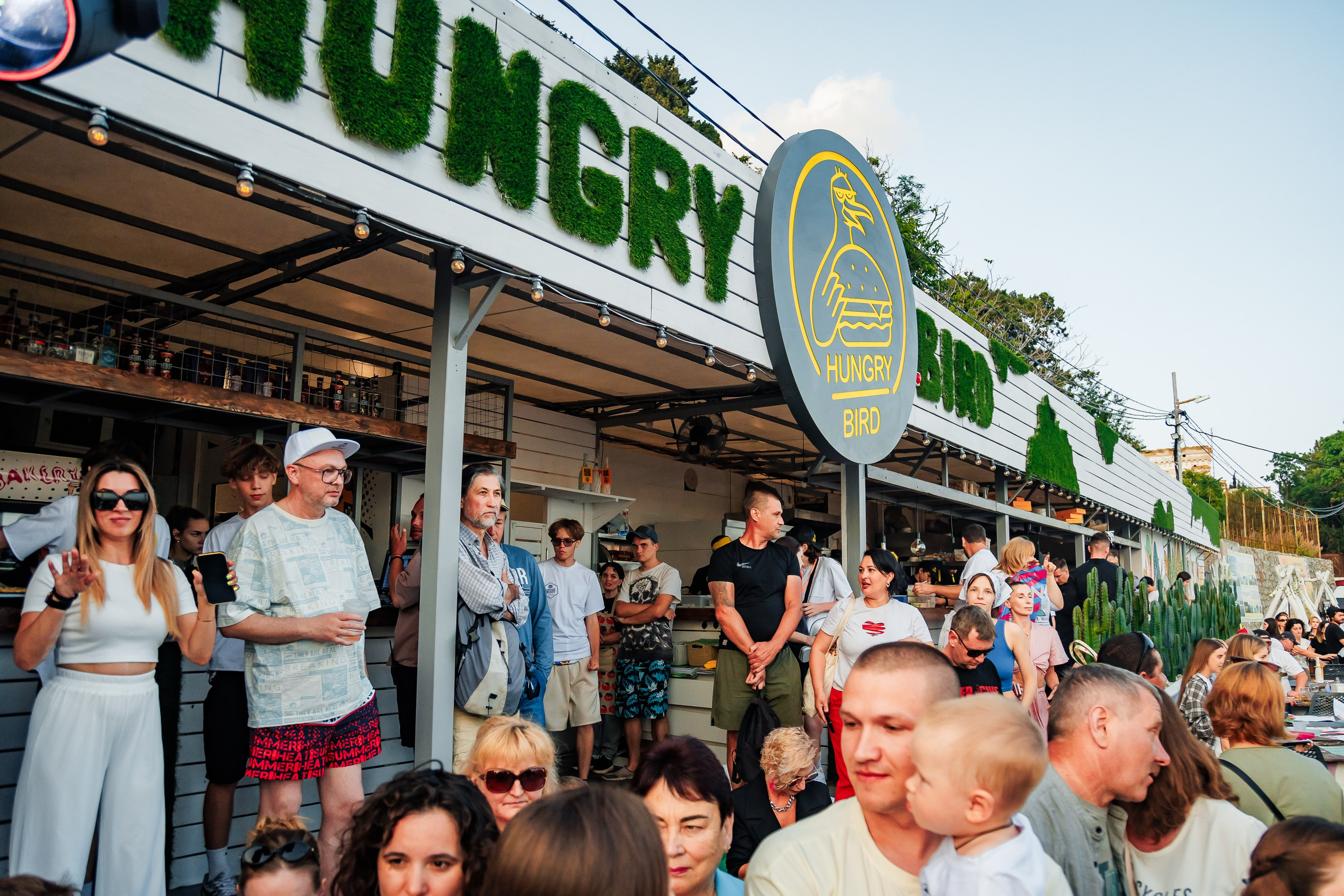 Открытие сезона в HUNGRY BIRD_Симеиз_Крым_14.06.2025. Аминов Руслан | Фотограф