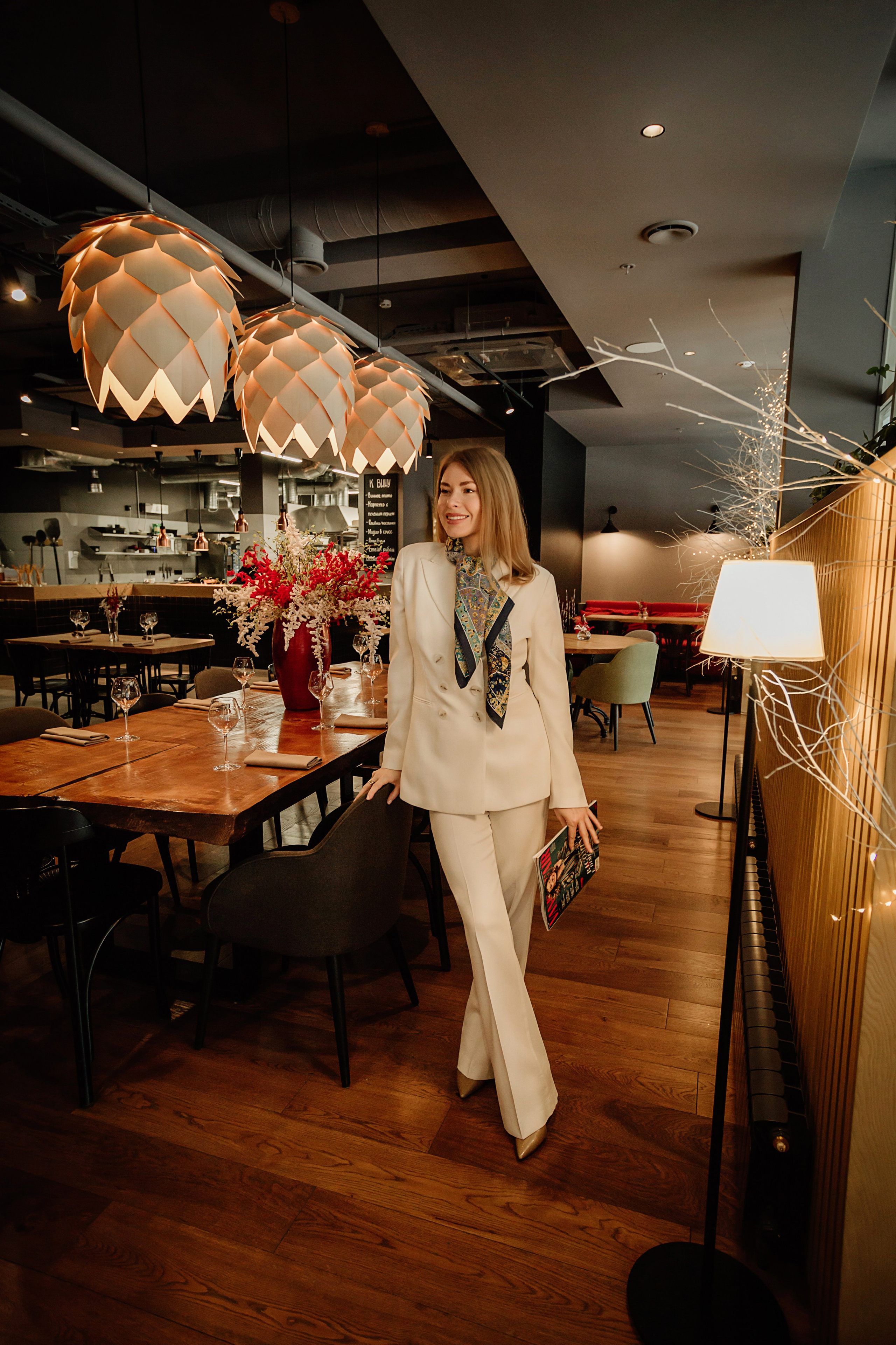 Марина съемка в ресторане. Деловая и Бизнес съемка в  Москве Инесса Грушко