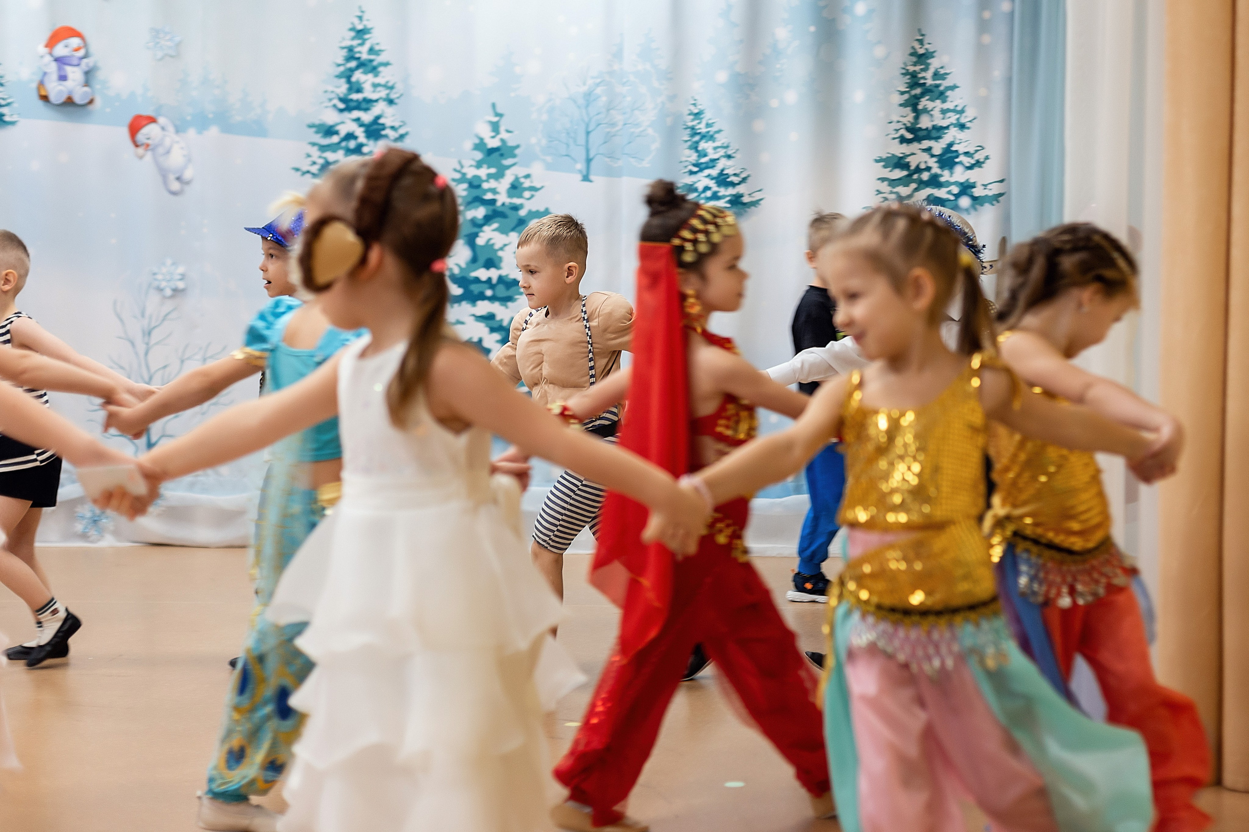 Утренник_"Веселый балаганчик» 2024. Семейный фотограф в Санкт-Петербурге