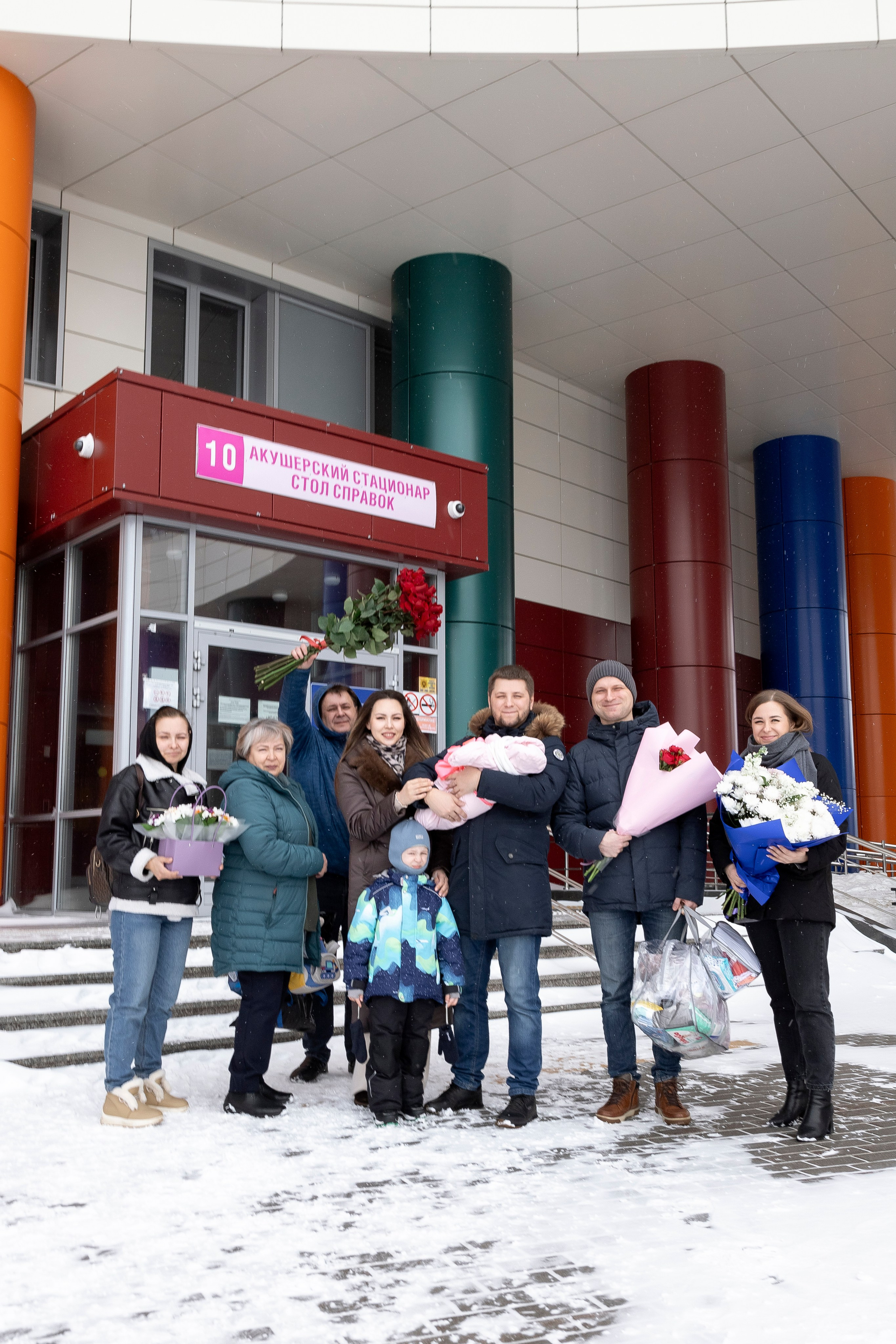 Выписка из роддома. Семейный фотограф в Сургуте Тимершина Мария