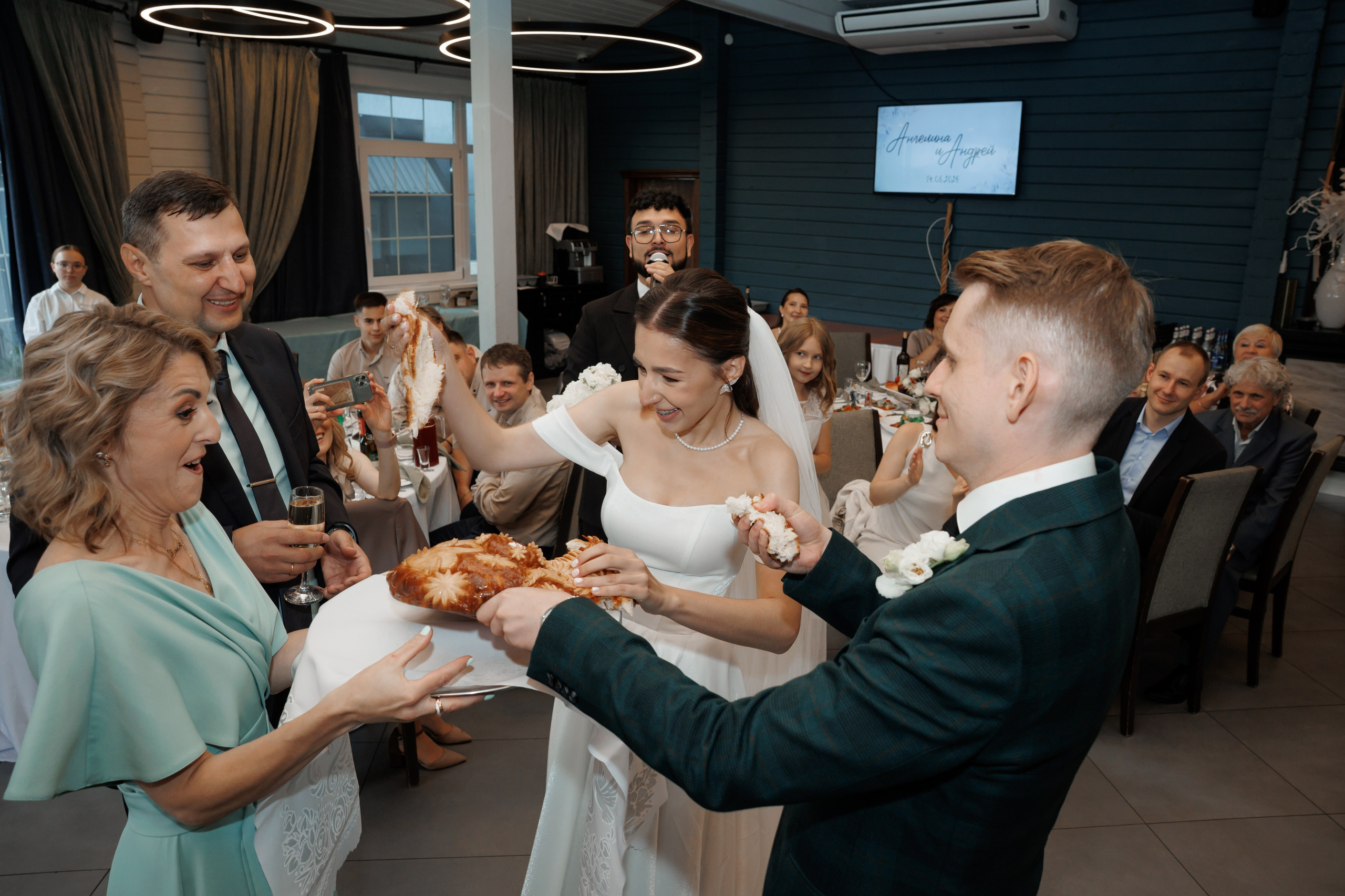 Регистрация в отеле Fish Point, ЗАГС Бутово, прогулка в Остафьево. Свадебный и репортажный фотограф (Москва, Королев и другие)