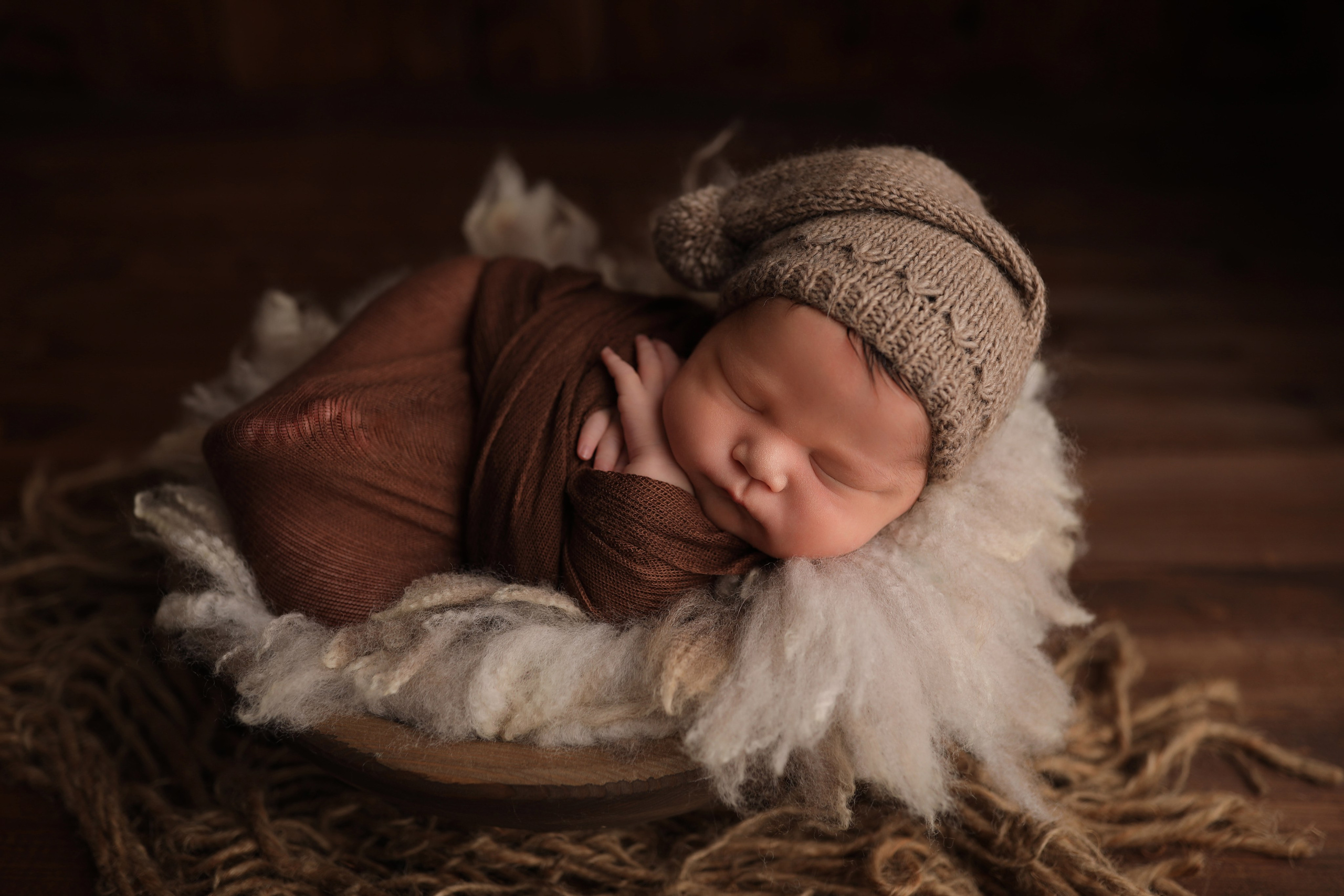 PH @anna_molodykh_newborn.almaty. Retoucher Aleksmokh