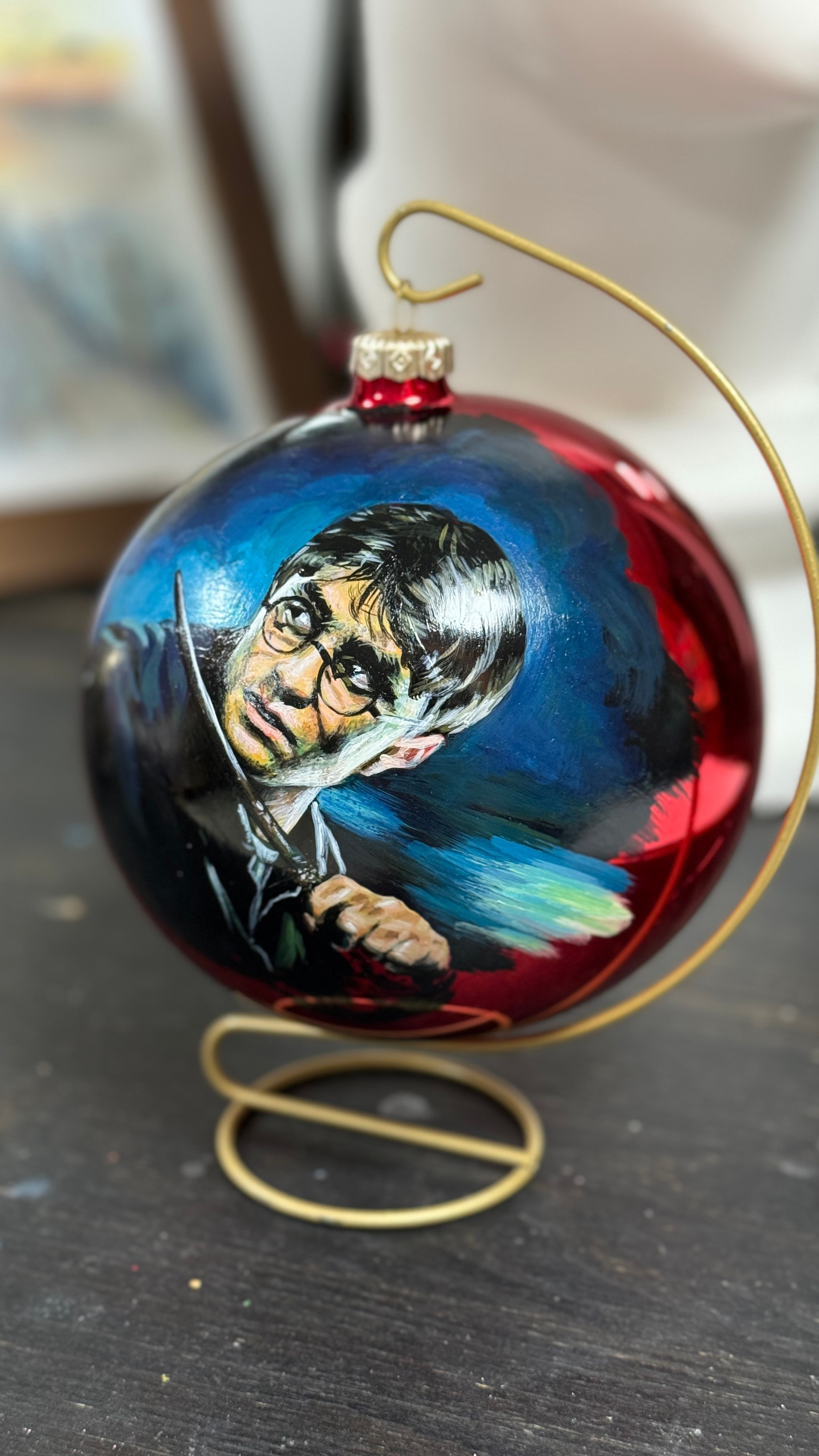 ArtSHARm- наше портфолио по ёлочным шарам с ручной росписью. Художественная ручная роспись елочных шаров, корпоративные подарки и восковые аромасвечи