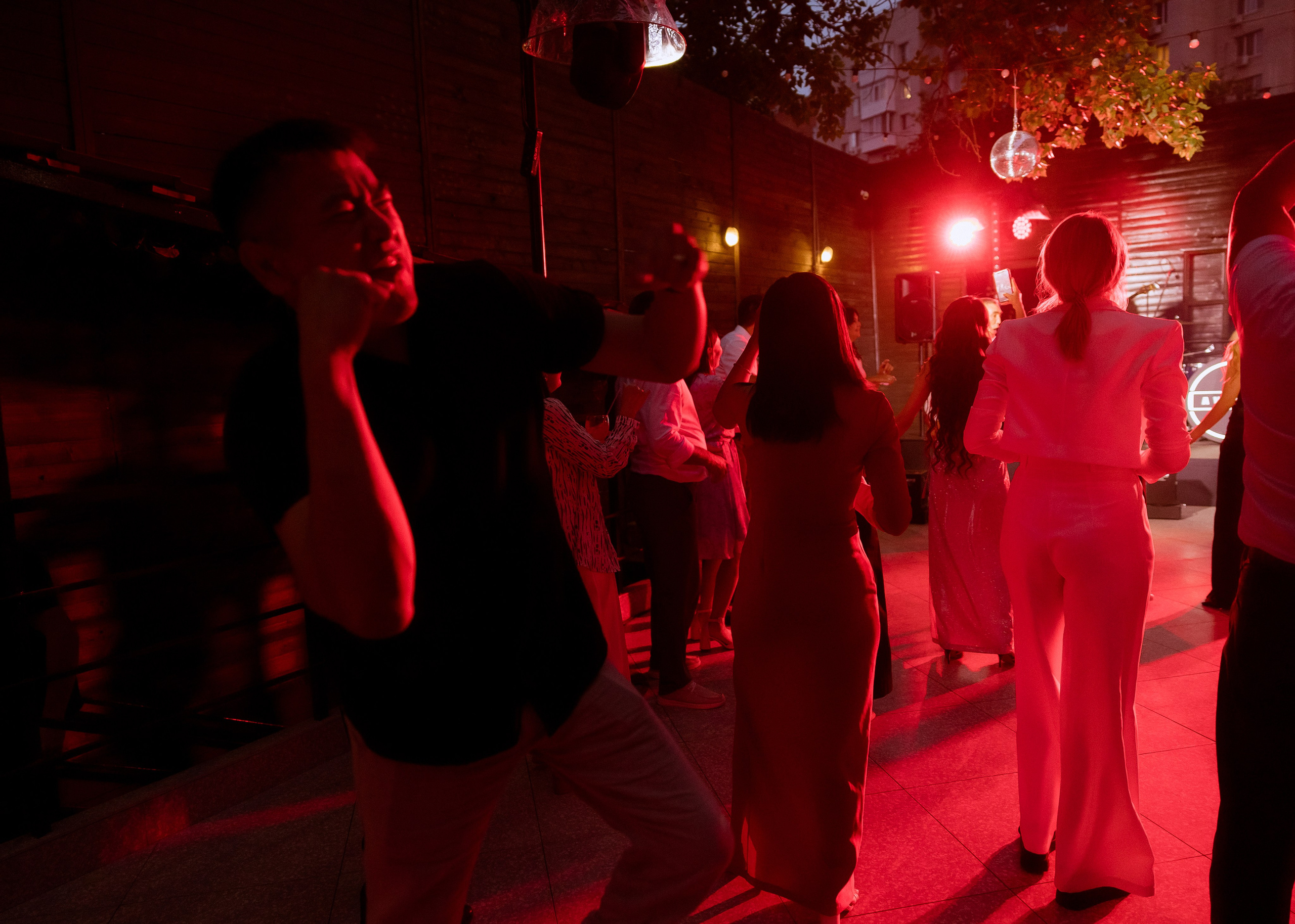 Дмитрий и Алита. Фотограф Эмиль Исякаев