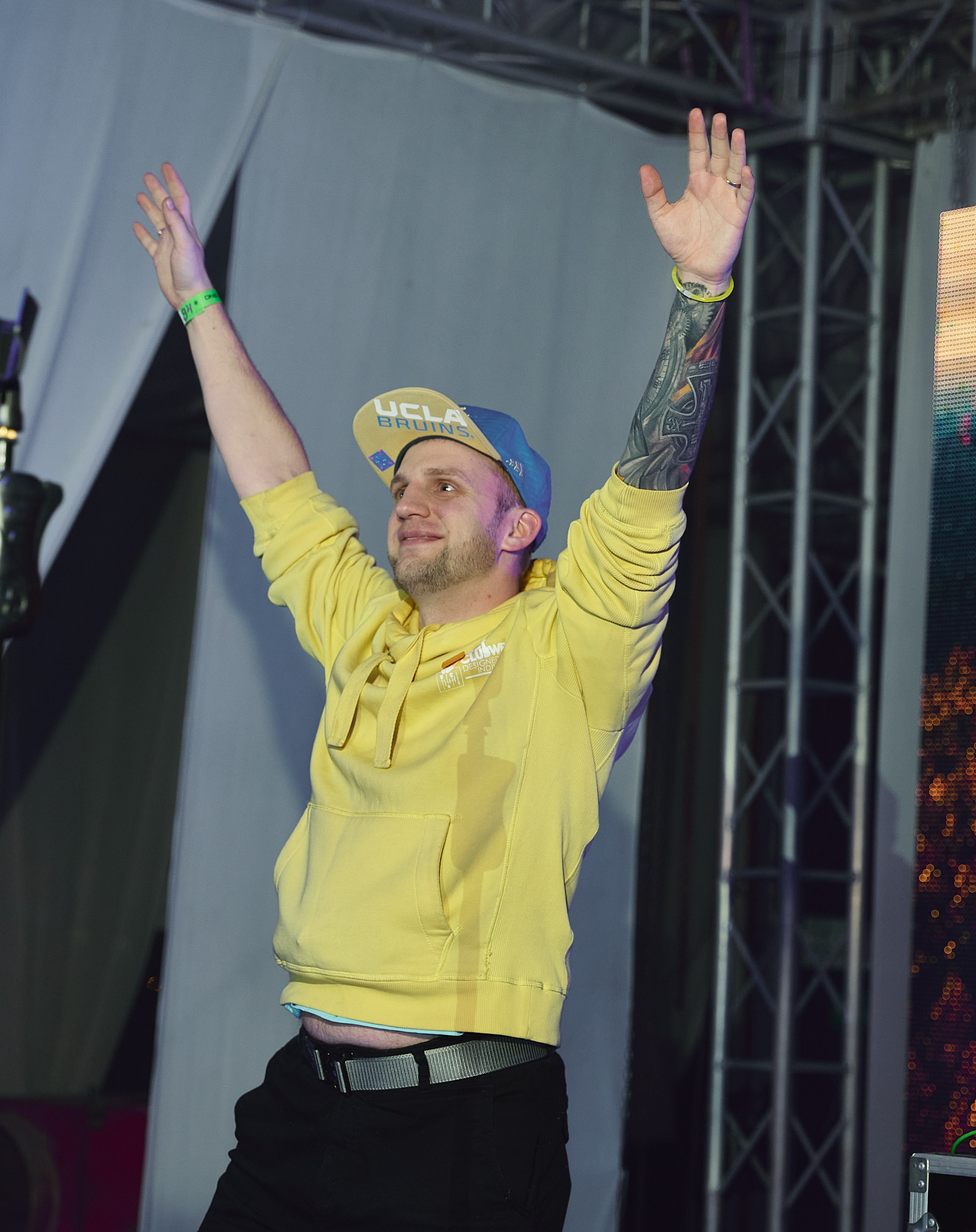 DNS НГ Корпаратив. Свадебный фотограф во Владивостоке Гарагуля Игорь