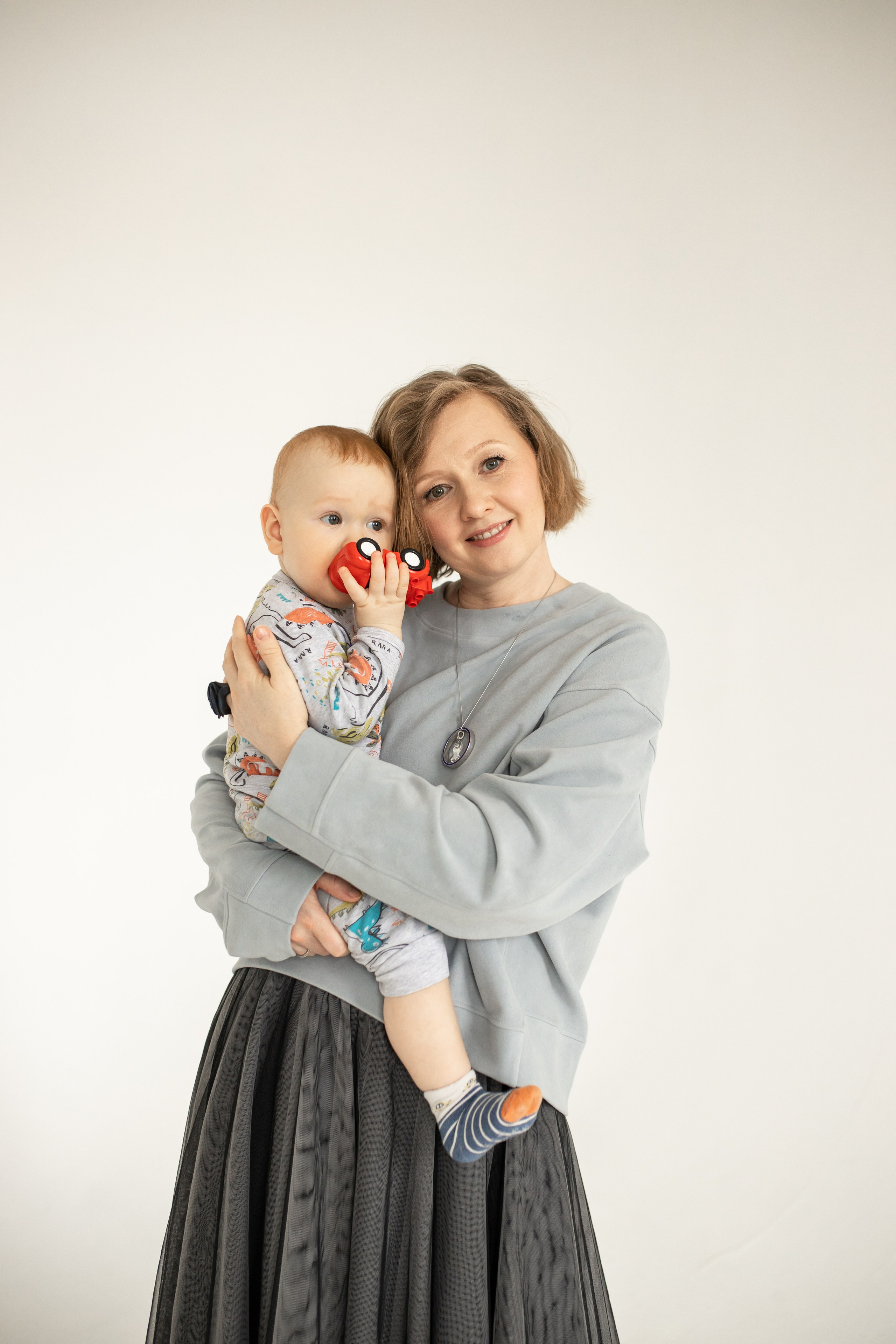 Семейная фотосессия на циклораме с естественным светом. Фотограф в Железнодорожном и Балашихе