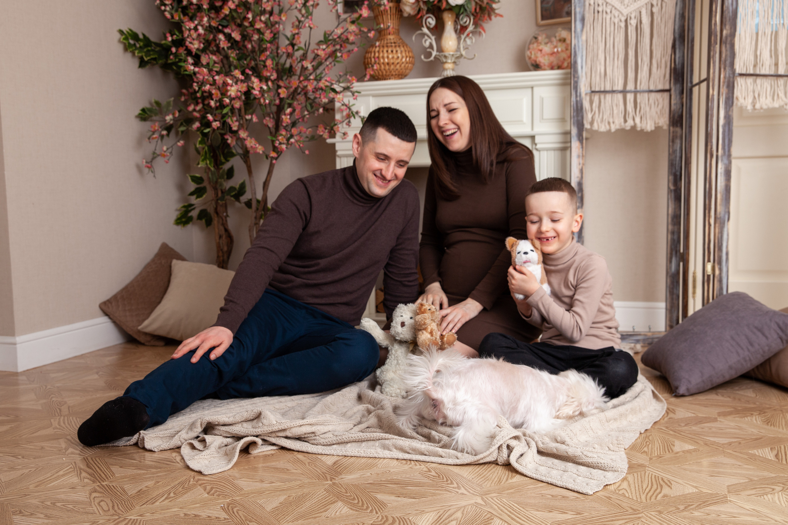 Фотография семейная у камина