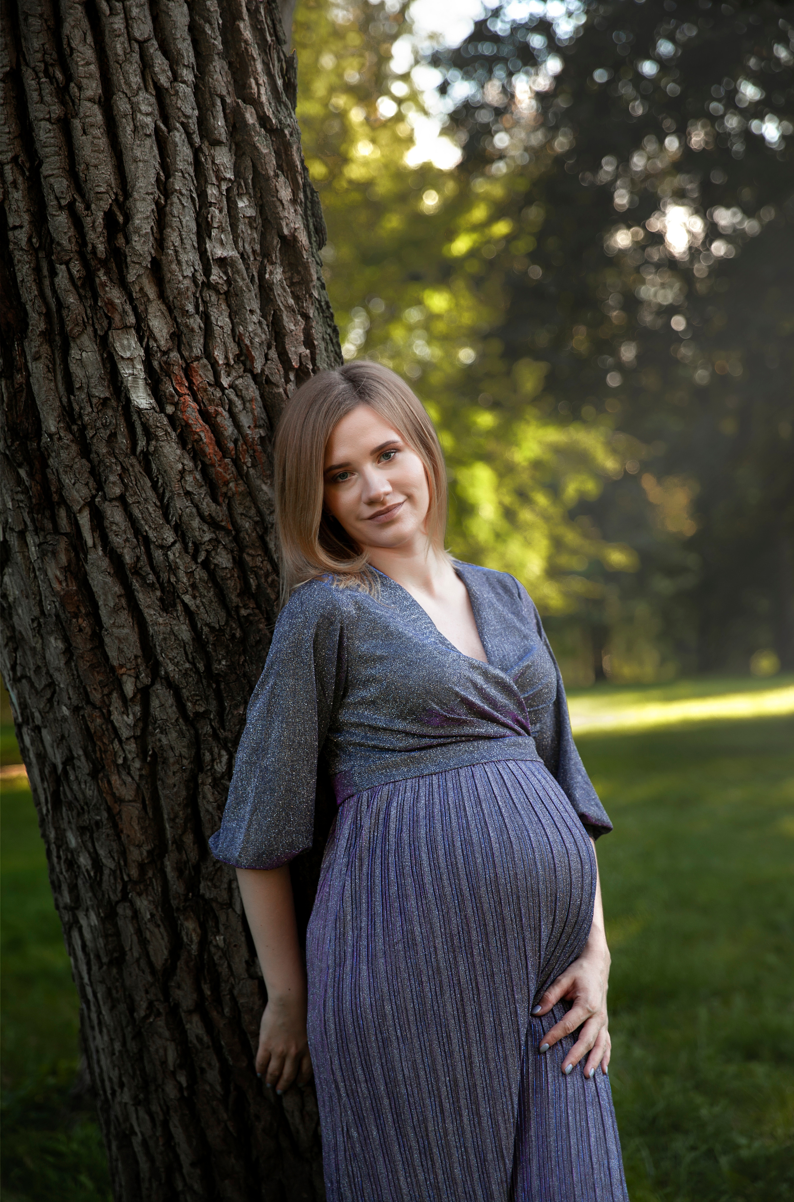 Беременная в парке