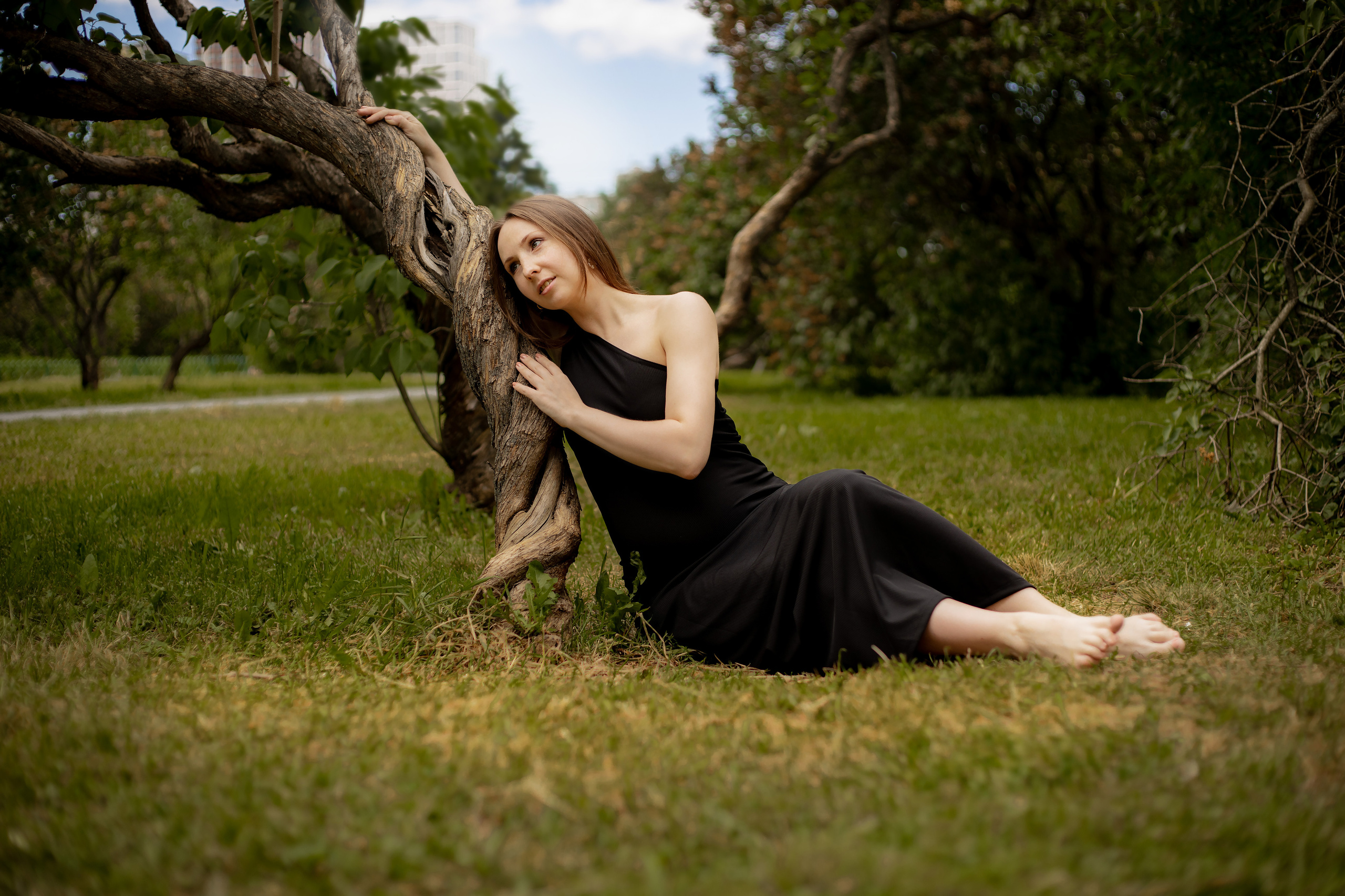 Стройная беременная девушка