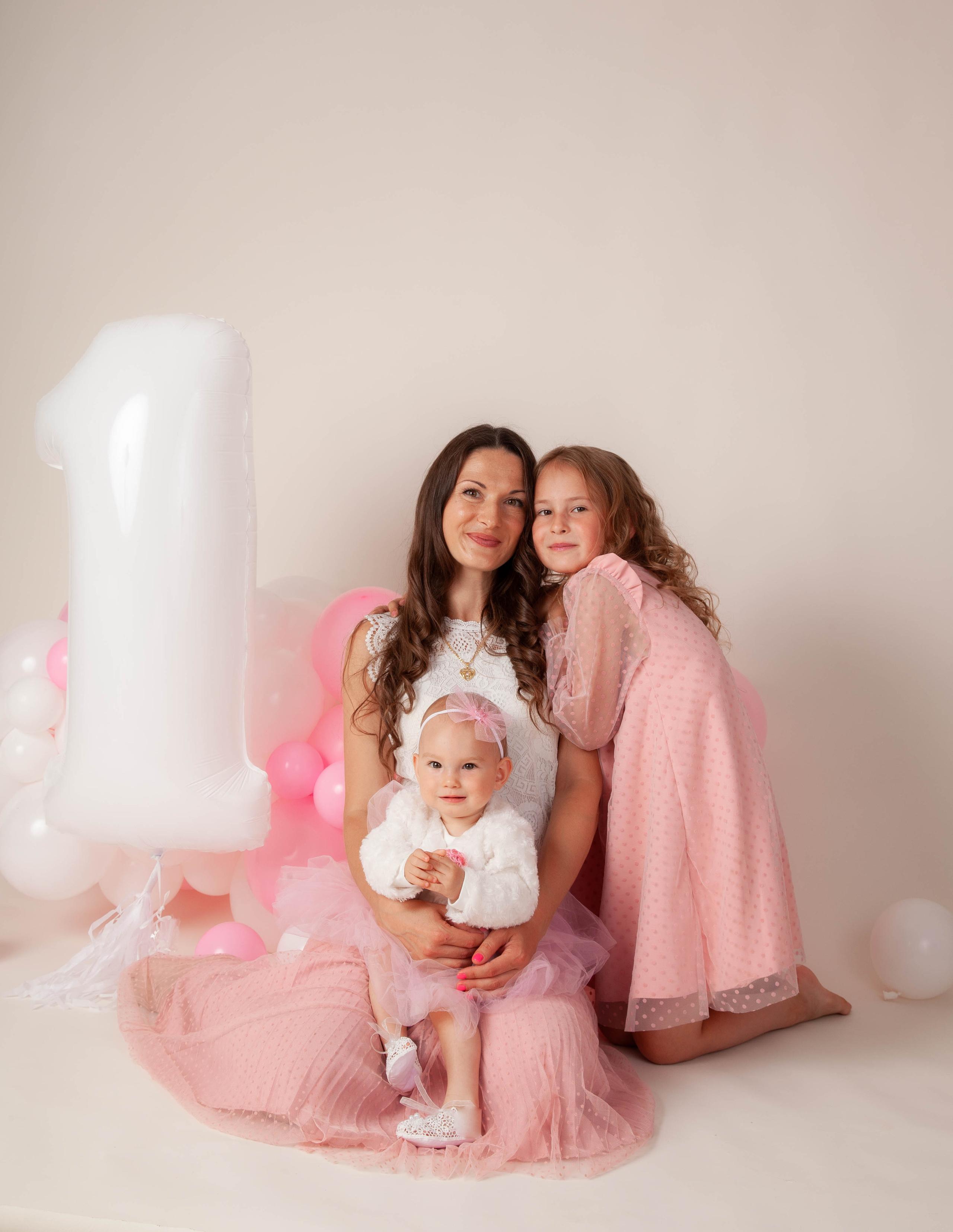 Праздничная фотосессия годовасия. Фотограф в Железнодорожном и Балашихе