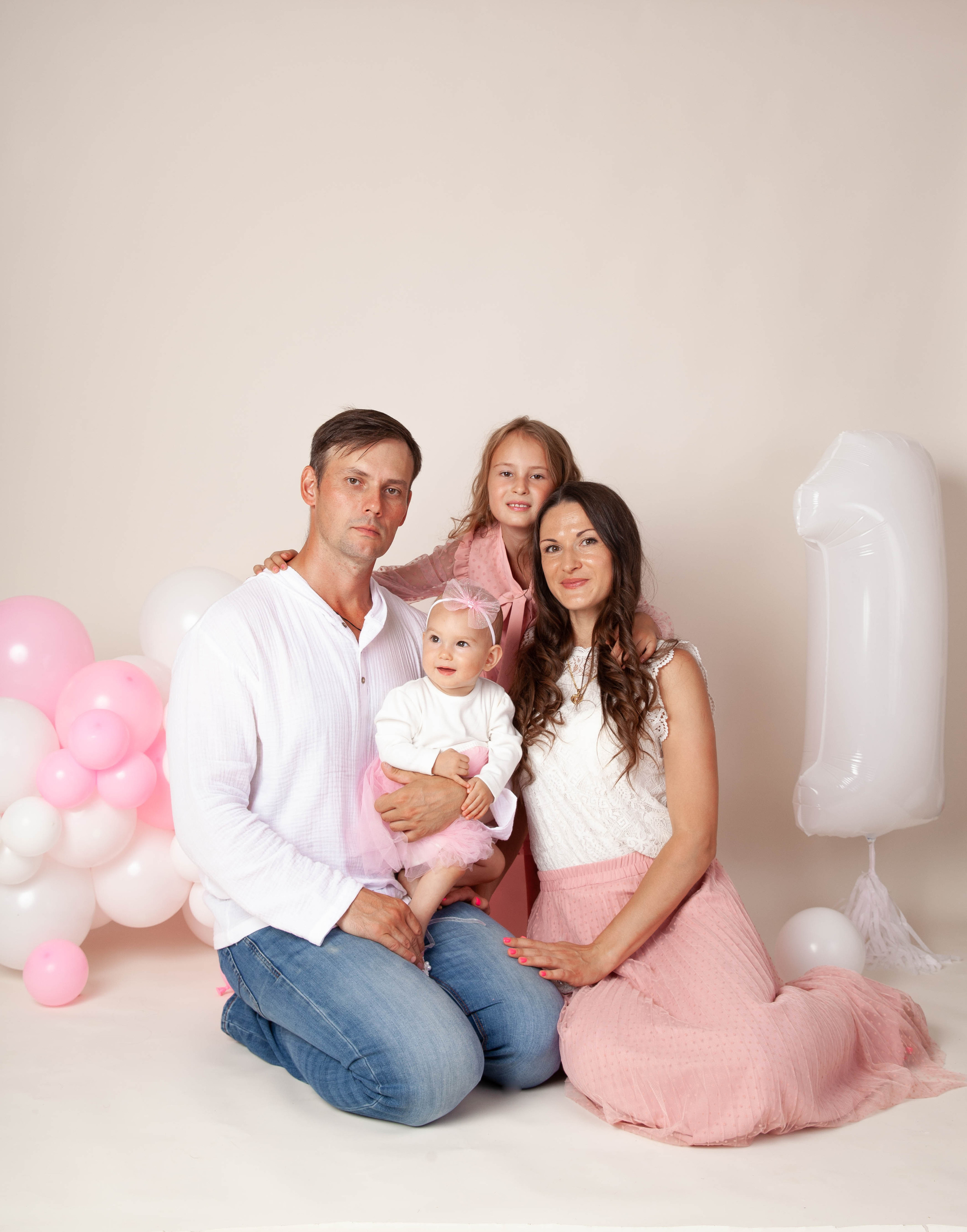 Праздничная фотосессия годовасия. Фотограф в Железнодорожном и Балашихе