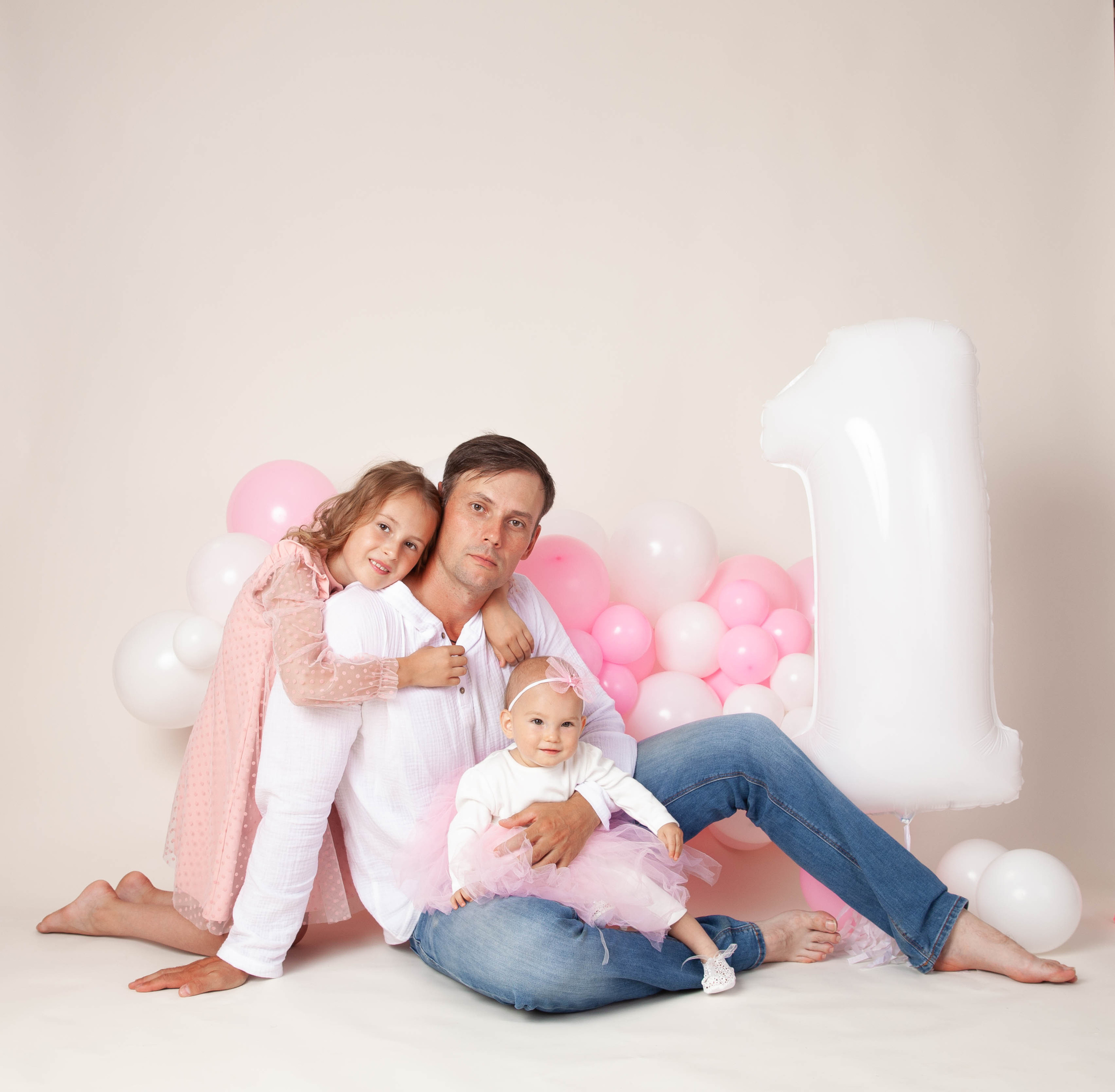 Праздничная фотосессия годовасия. Фотограф в Железнодорожном и Балашихе