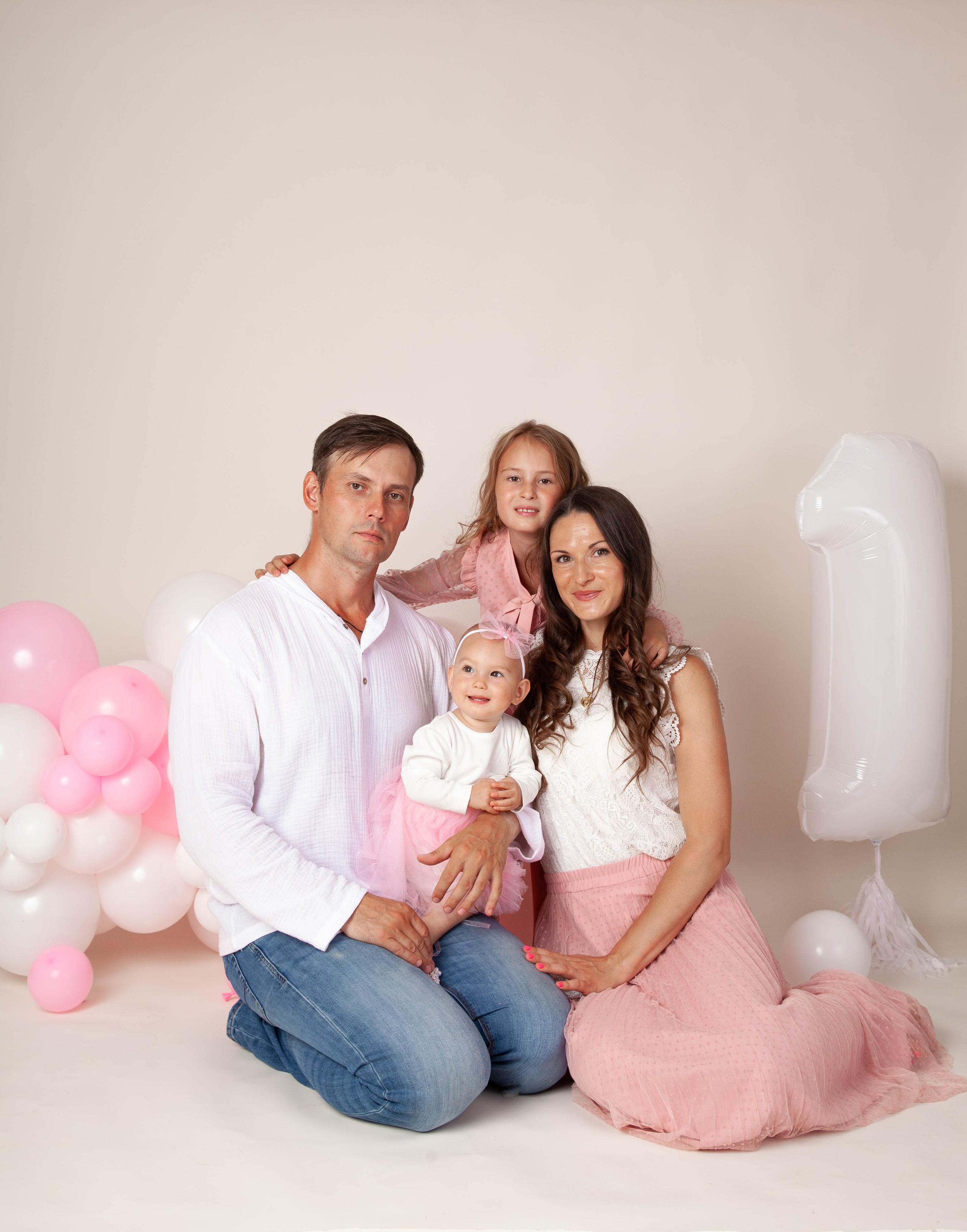 Праздничная фотосессия годовасия. Фотограф в Железнодорожном и Балашихе