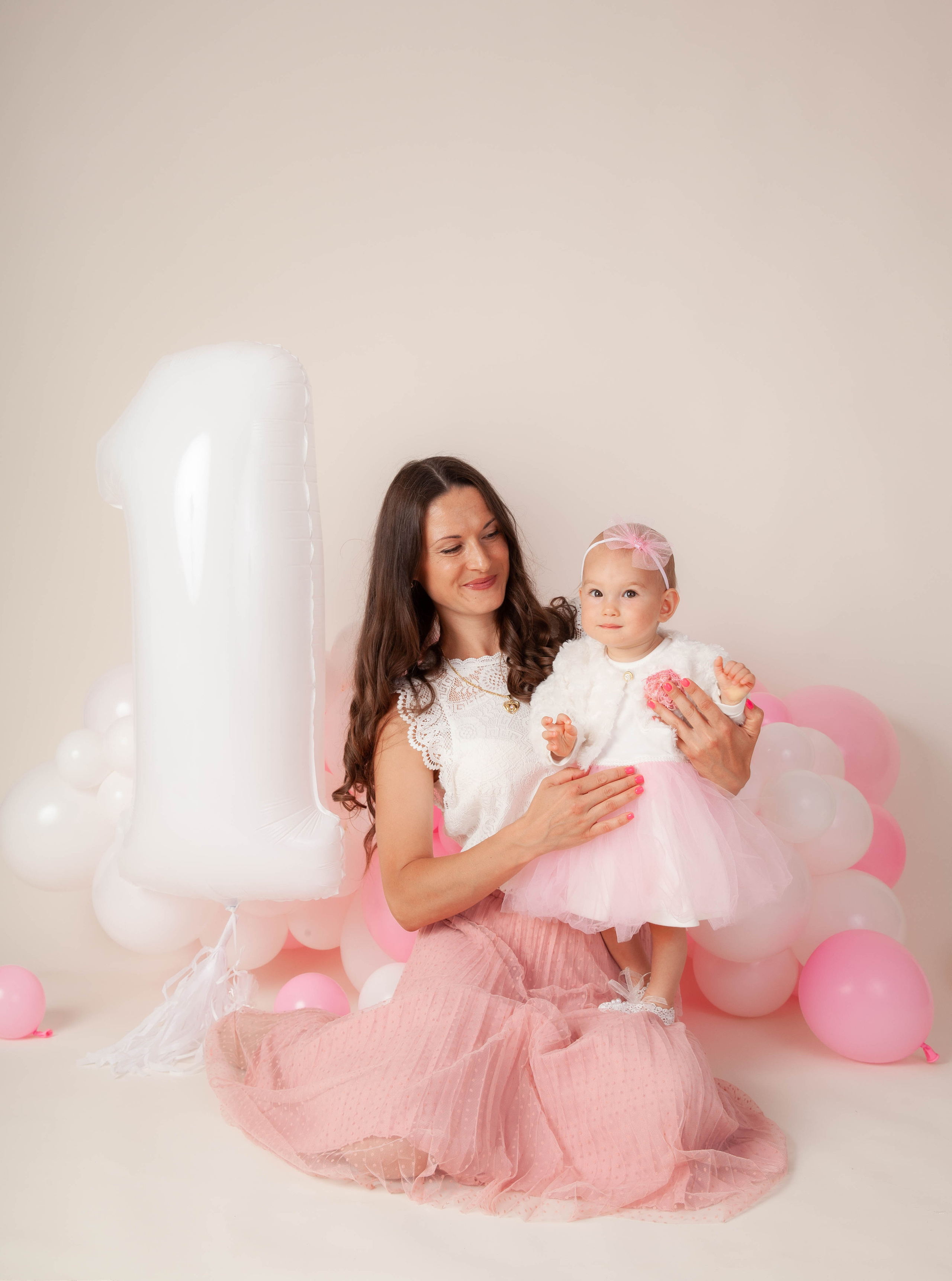 Праздничная фотосессия годовасия. Фотограф в Железнодорожном и Балашихе