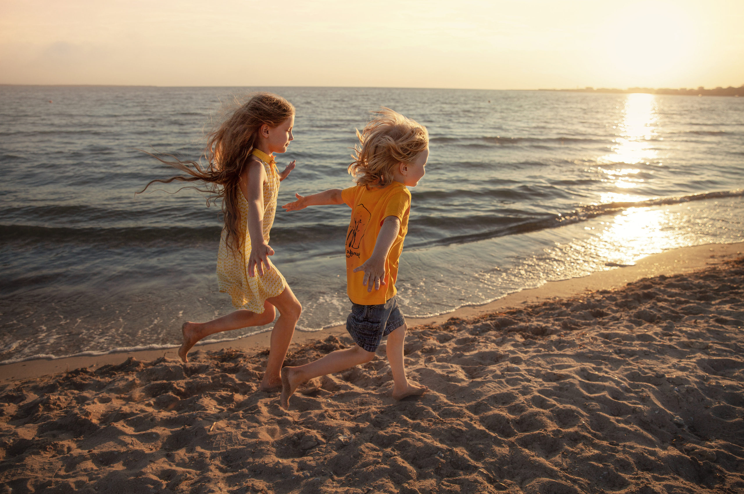 бегут к солнцу