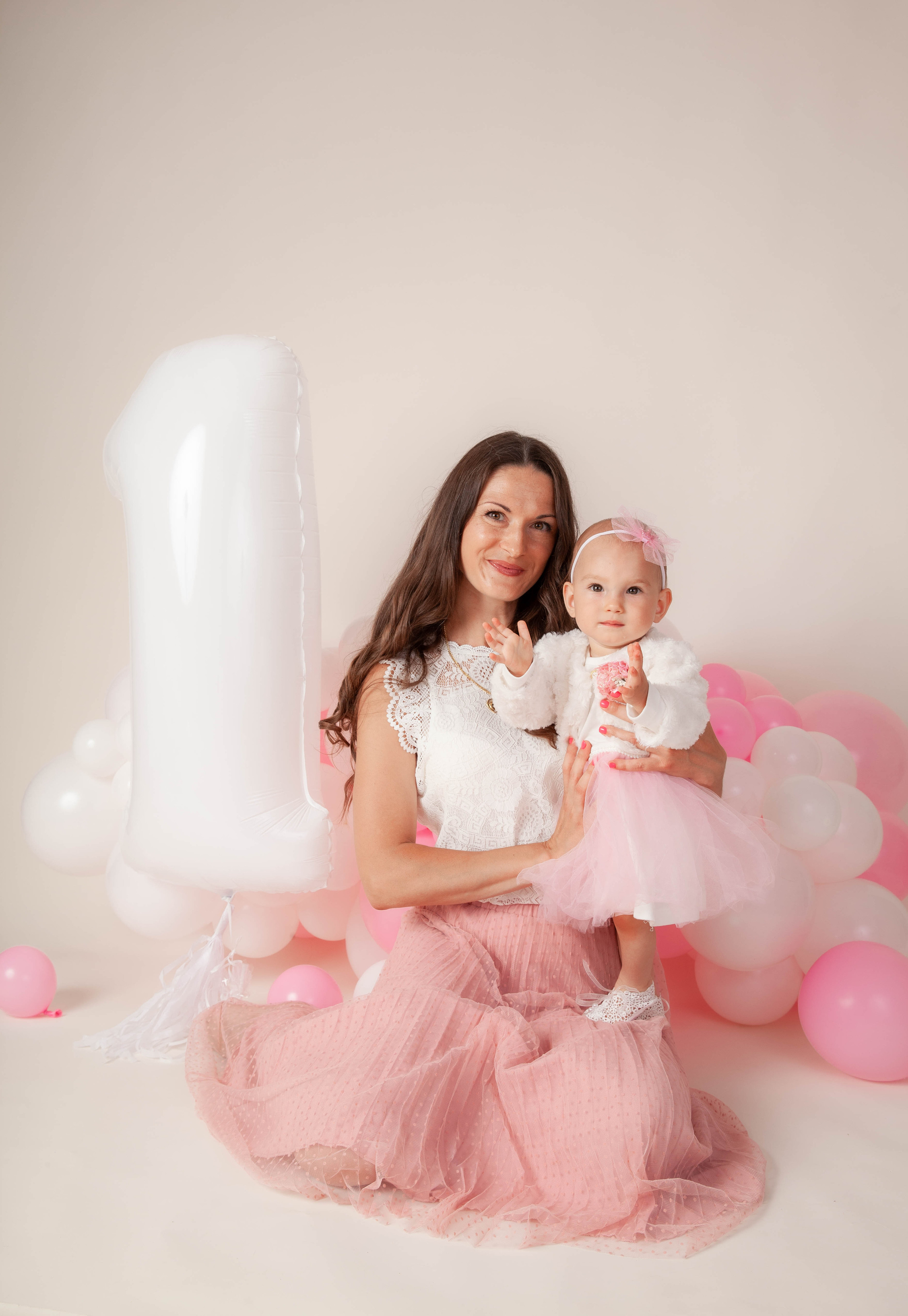 Праздничная фотосессия годовасия. Фотограф в Железнодорожном и Балашихе