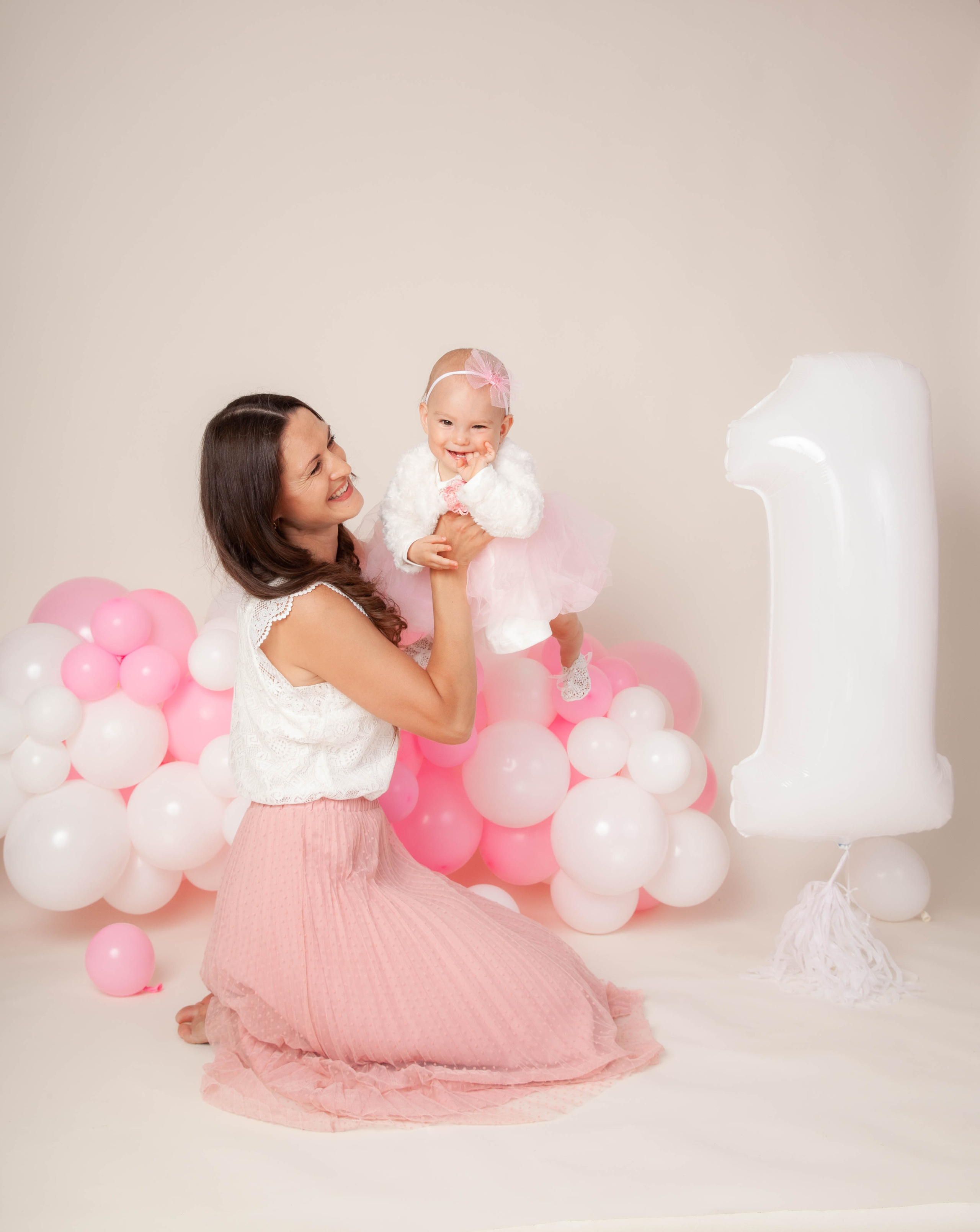 Праздничная фотосессия годовасия. Фотограф в Железнодорожном и Балашихе