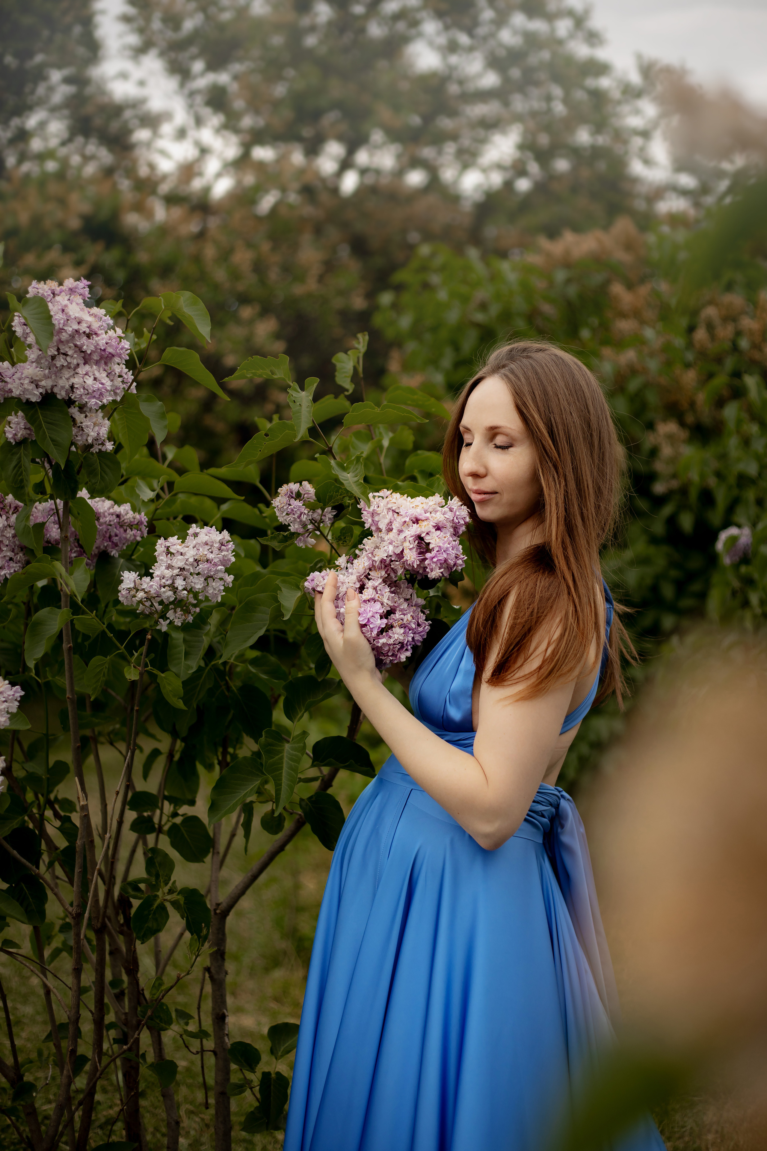 Беременная в парке