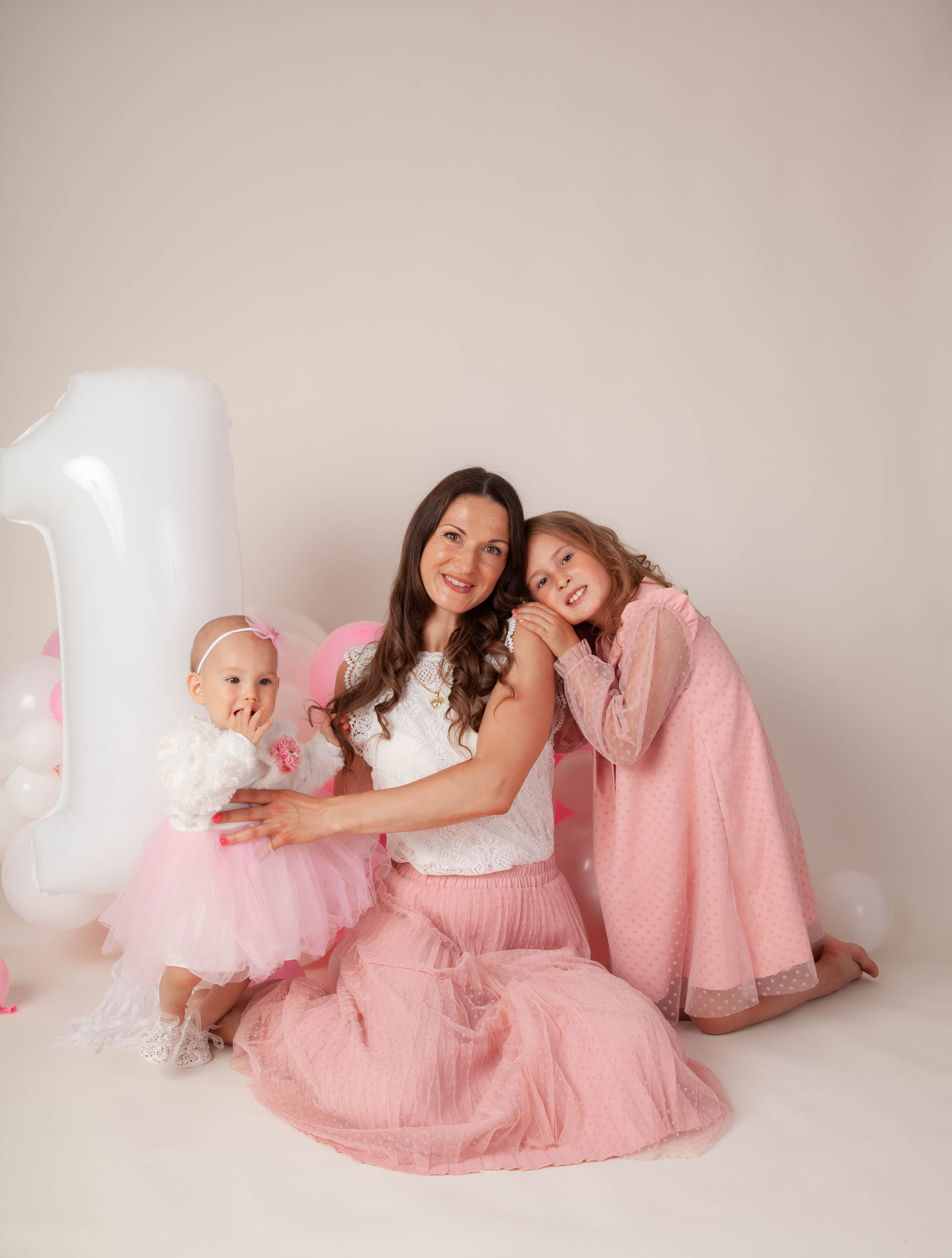 Праздничная фотосессия годовасия. Фотограф в Железнодорожном и Балашихе