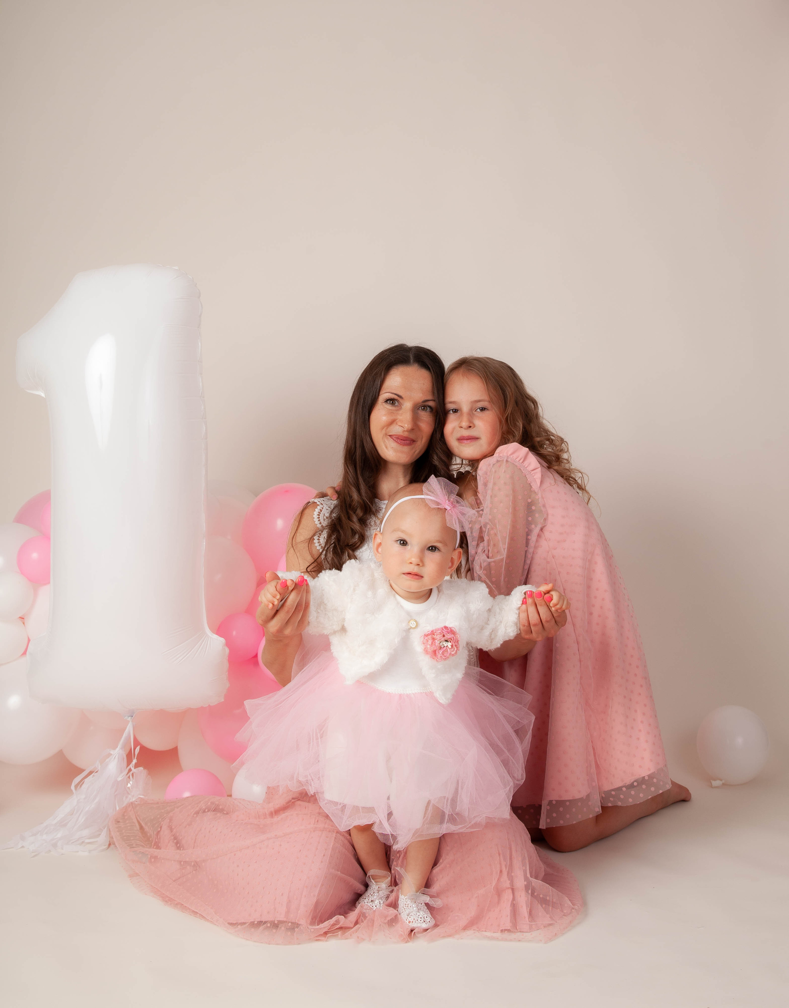 Праздничная фотосессия годовасия. Фотограф в Железнодорожном и Балашихе