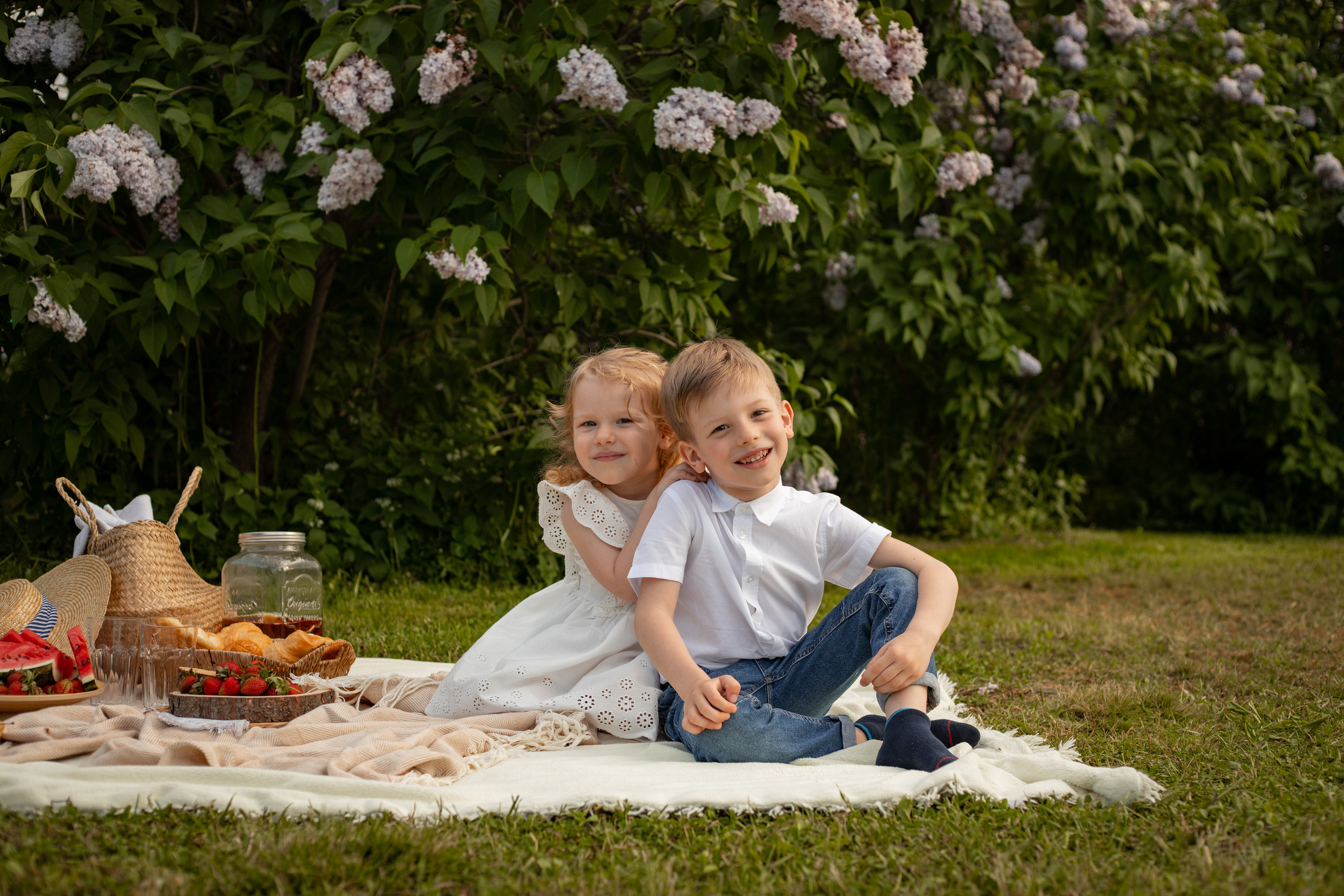 сестра с братом