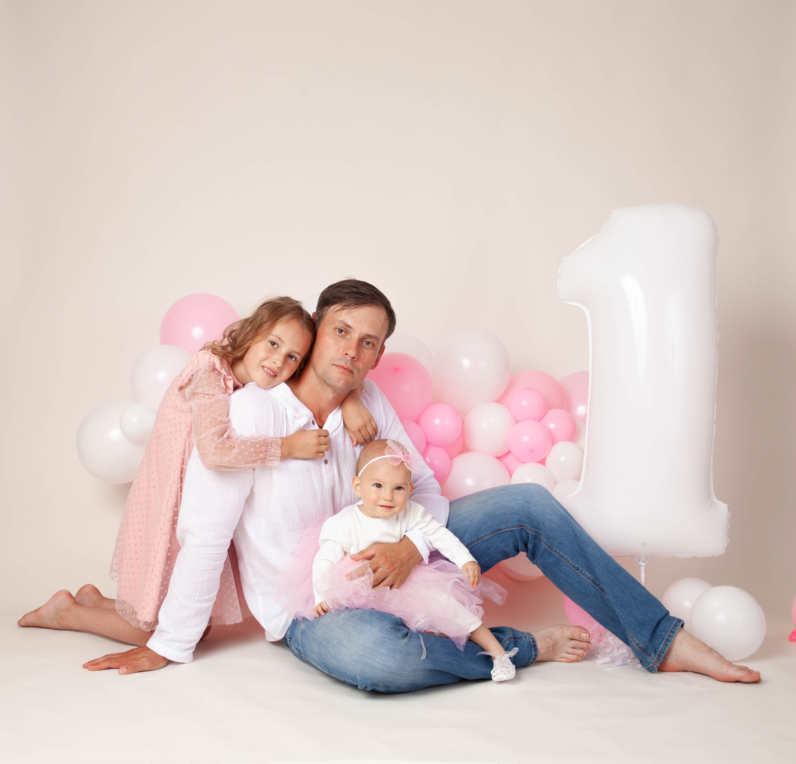 Праздничная фотосессия годовасия. Фотограф в Железнодорожном и Балашихе