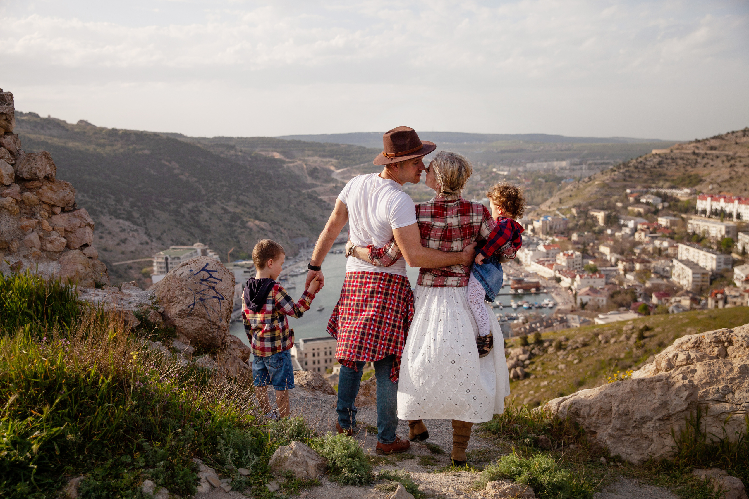 красивая семья в Балаклаве