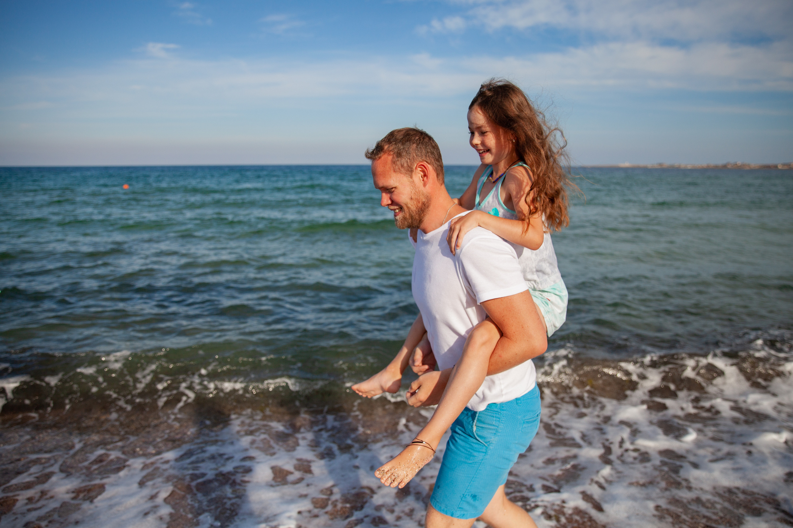 у папы на спине