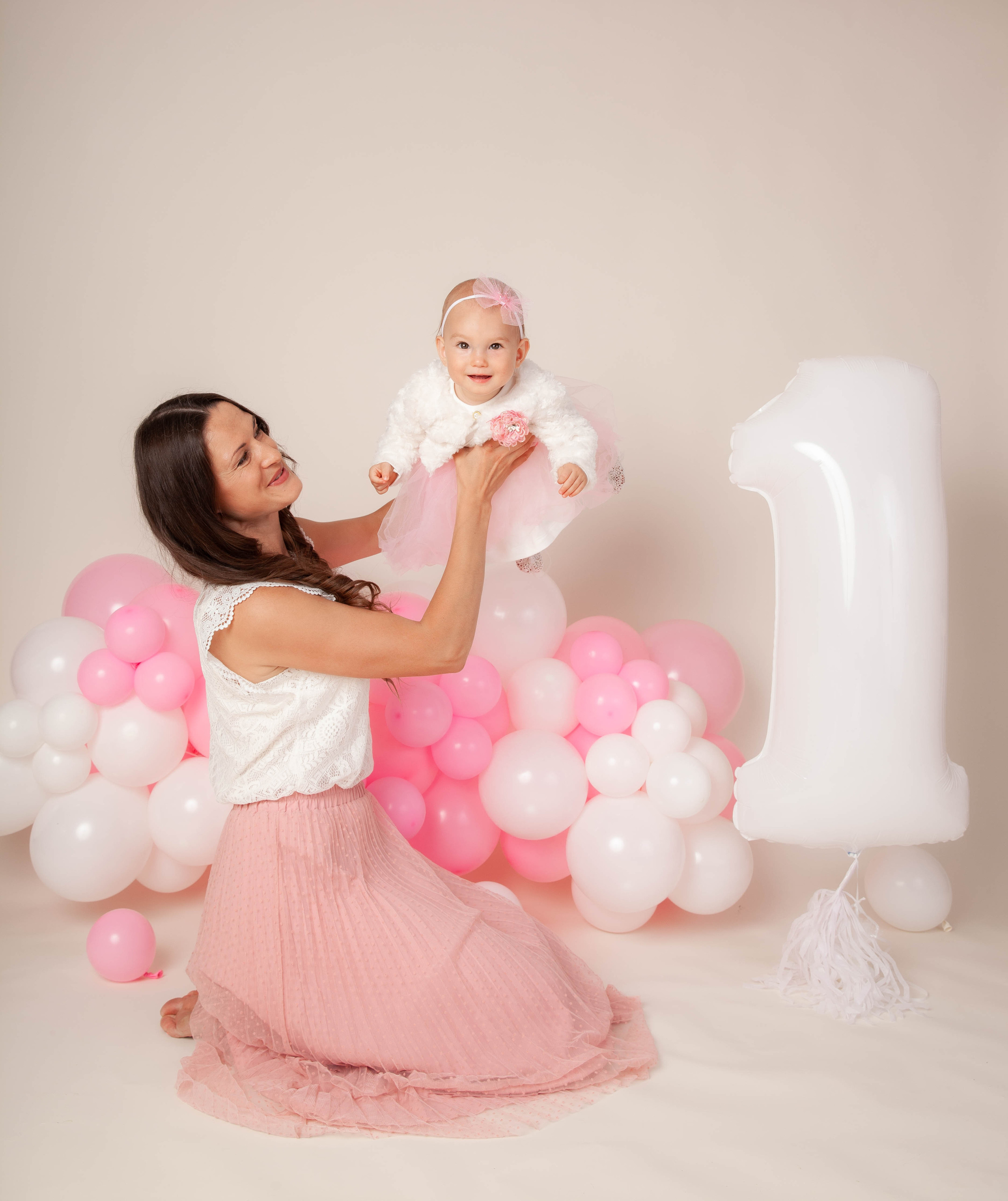 Праздничная фотосессия годовасия. Фотограф в Железнодорожном и Балашихе