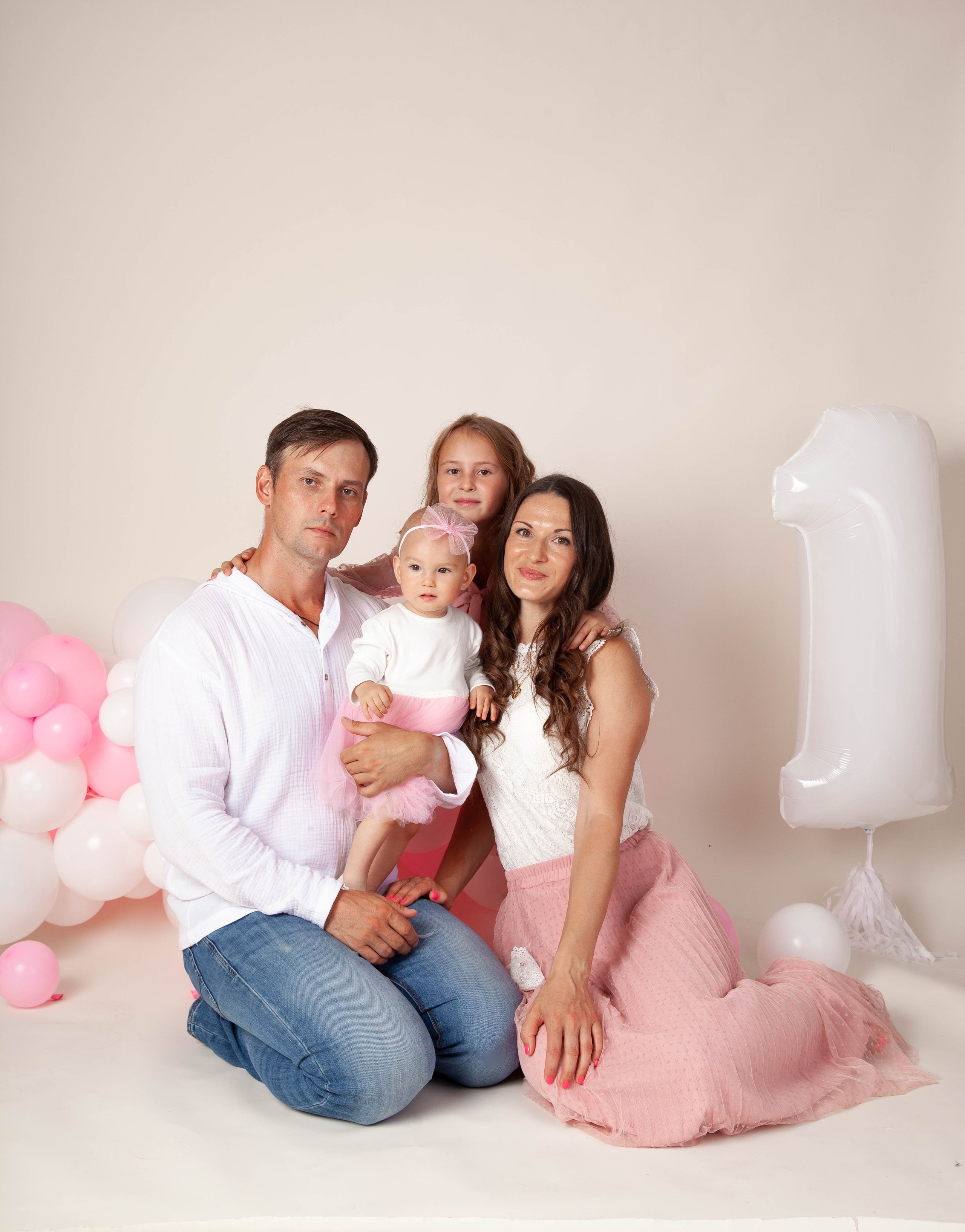 Праздничная фотосессия годовасия. Фотограф в Железнодорожном и Балашихе