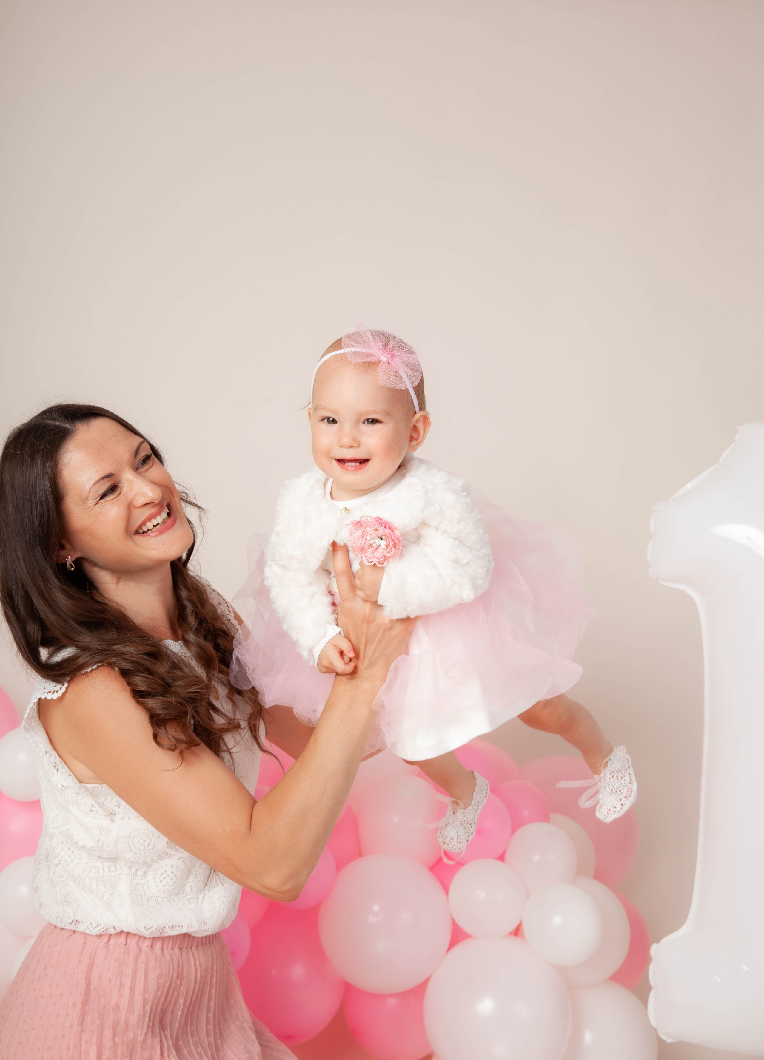 Праздничная фотосессия годовасия. Фотограф в Железнодорожном и Балашихе