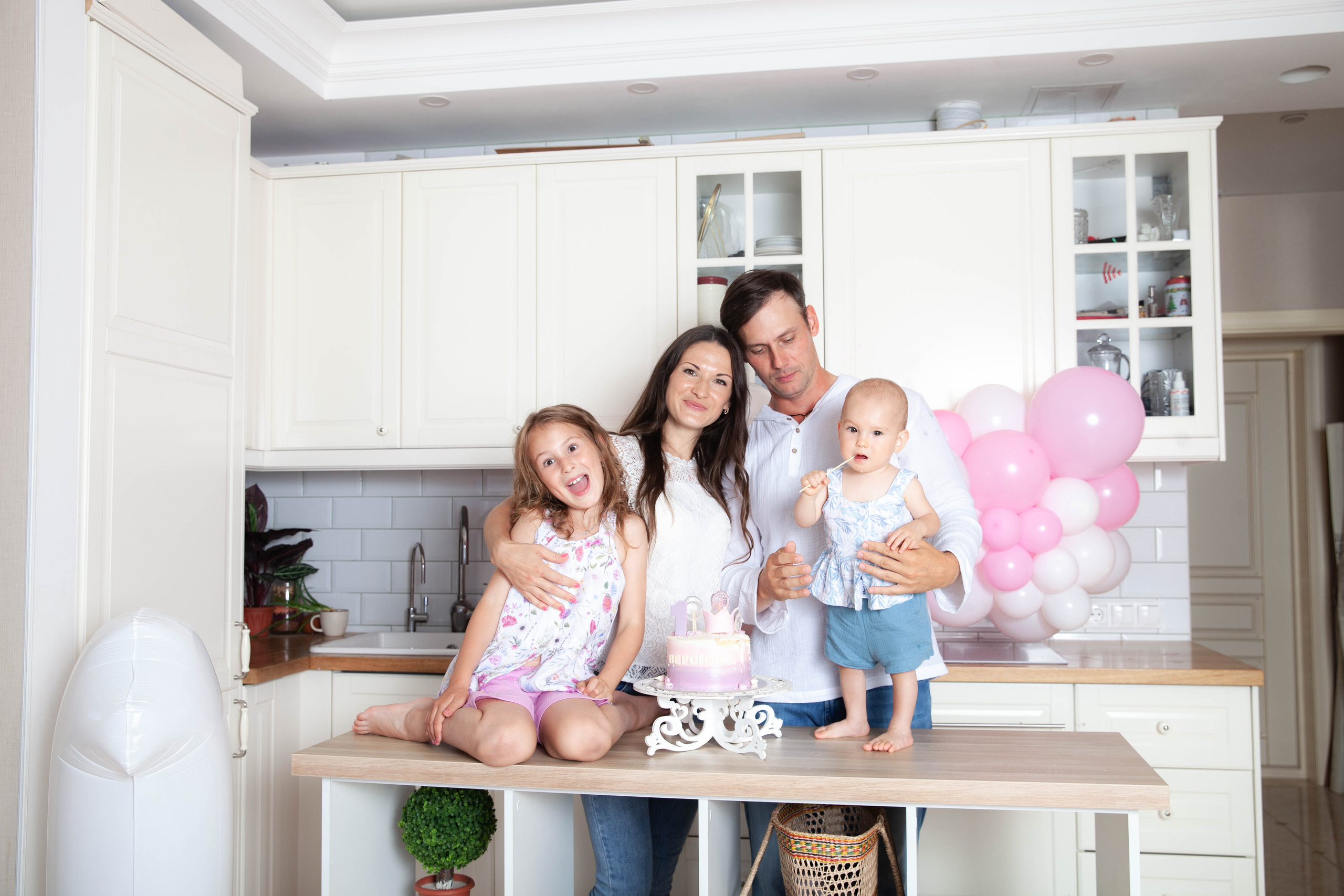 Праздничная фотосессия годовасия. Фотограф в Железнодорожном и Балашихе