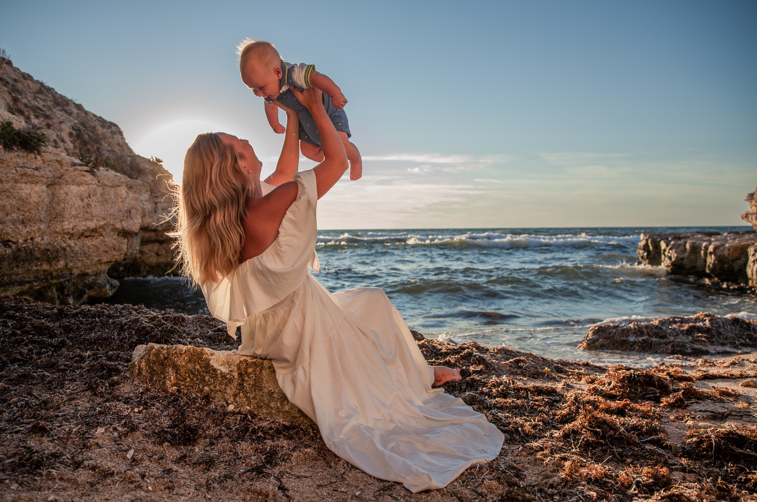 малыш у мамы