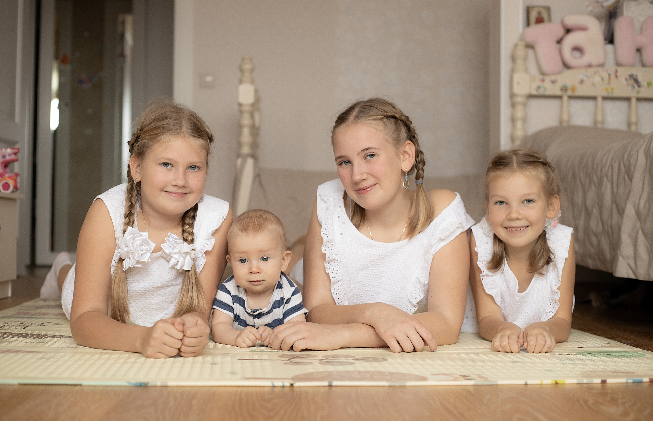 много детей